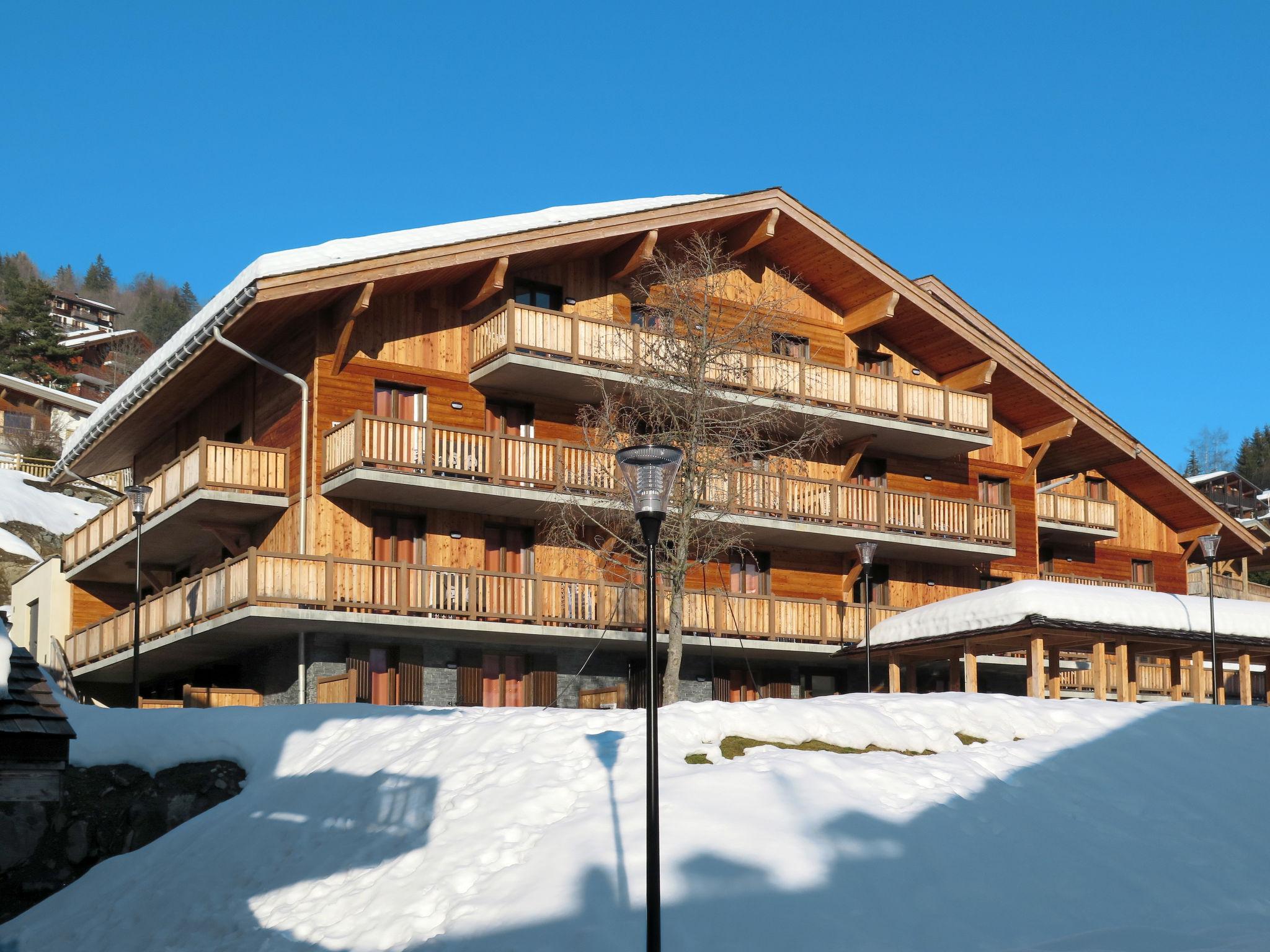 Photo 1 - Appartement de 2 chambres à La Clusaz avec piscine et vues sur la montagne