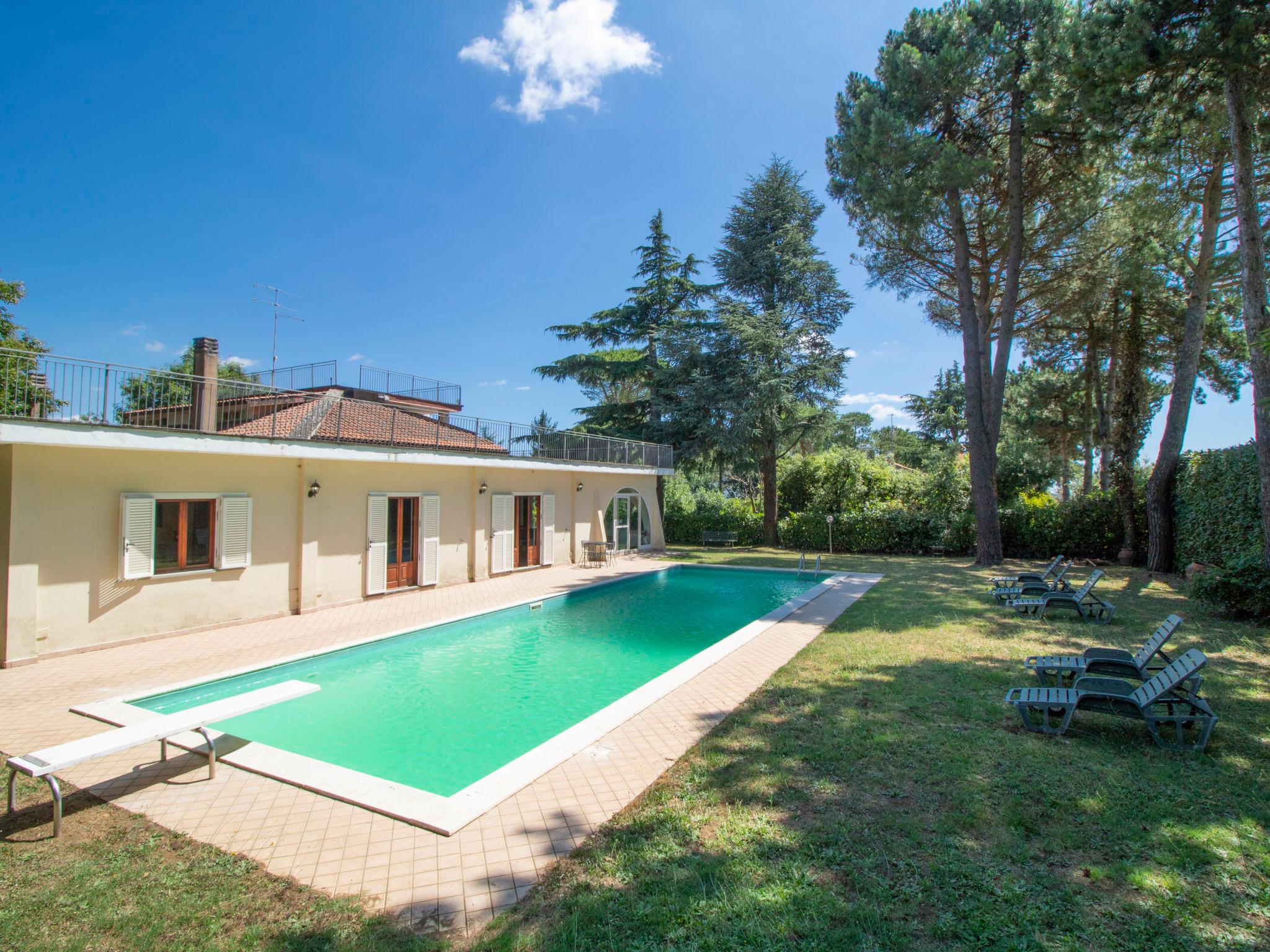 Foto 40 - Casa de 7 habitaciones en Rocca Priora con piscina privada y vistas a la montaña