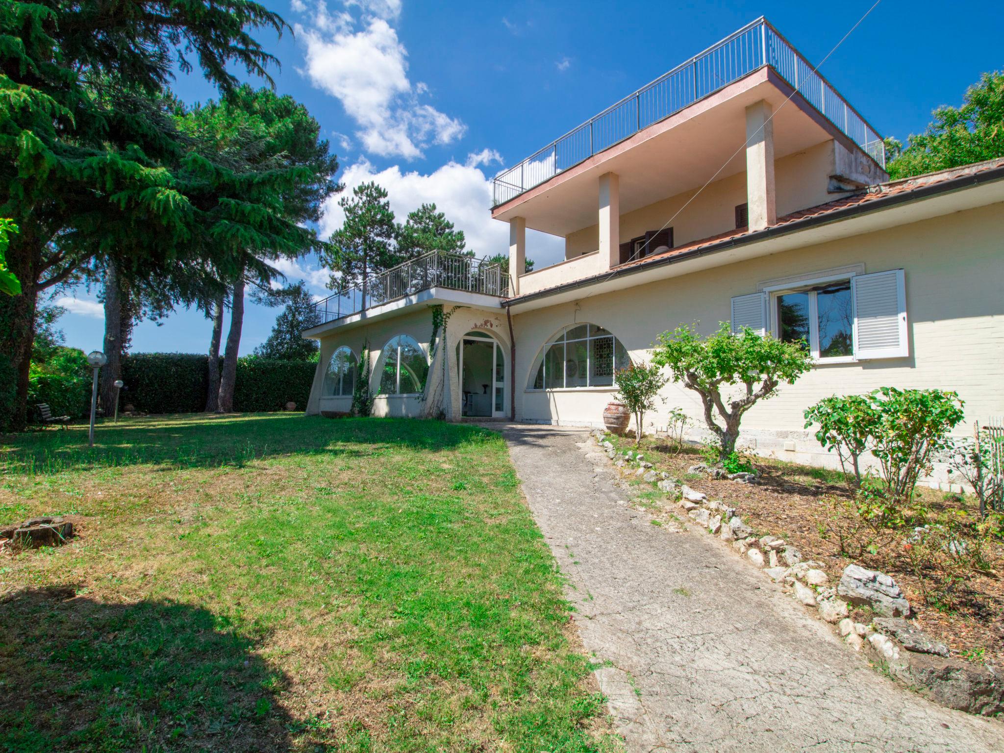 Photo 2 - Maison de 7 chambres à Rocca Priora avec piscine privée et vues sur la montagne