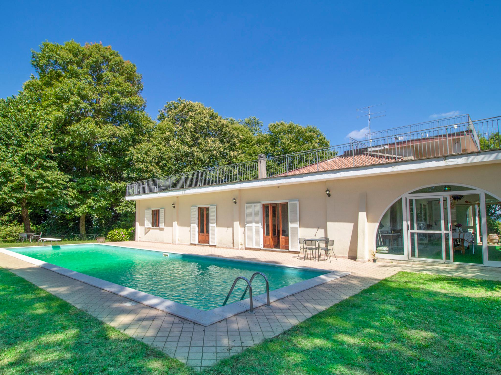 Photo 1 - Maison de 7 chambres à Rocca Priora avec piscine privée et vues sur la montagne