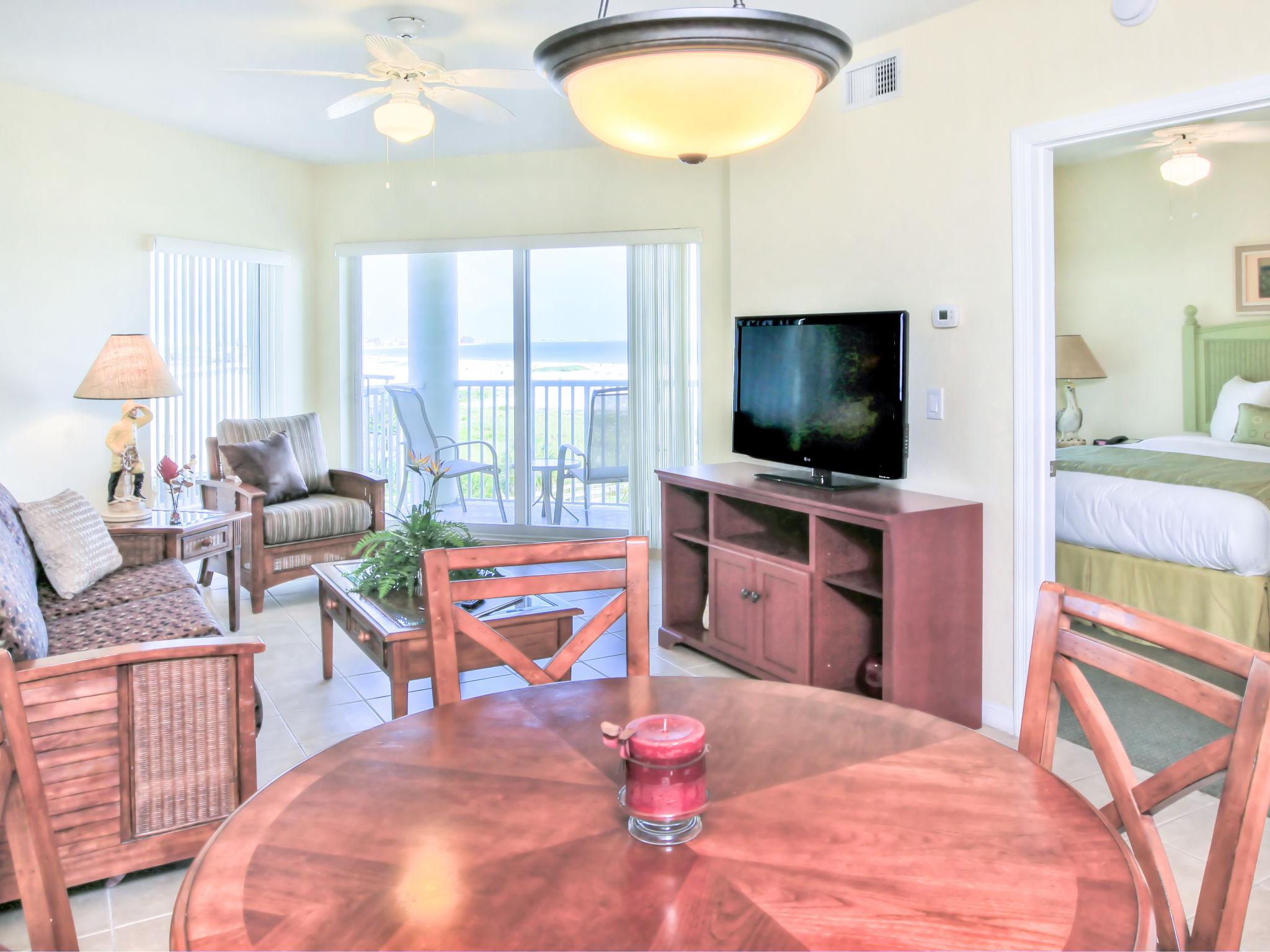 Photo 6 - 2 bedroom Apartment in Treasure Island with swimming pool and hot tub