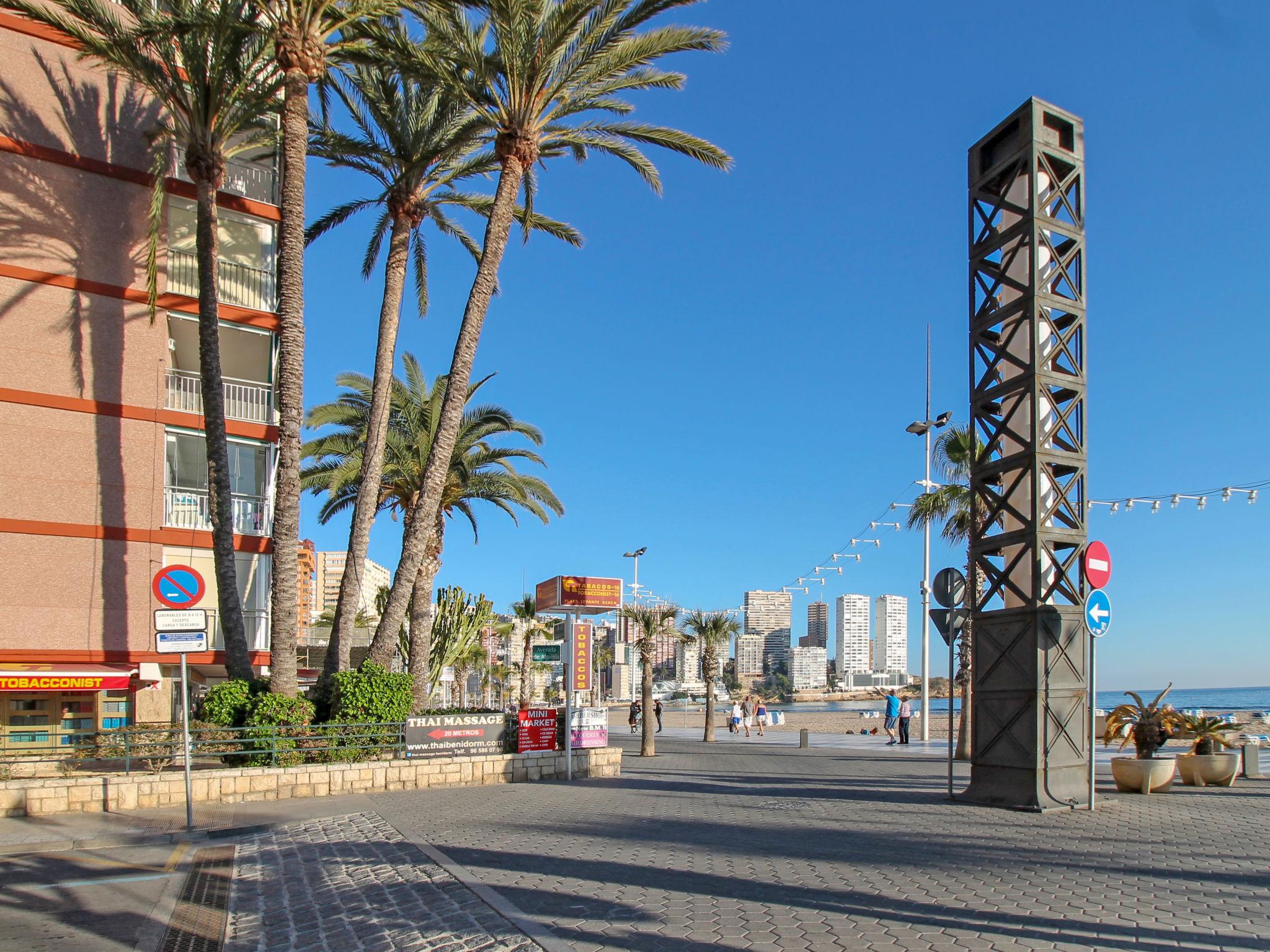 Photo 21 - Appartement de 3 chambres à Benidorm avec terrasse et vues à la mer