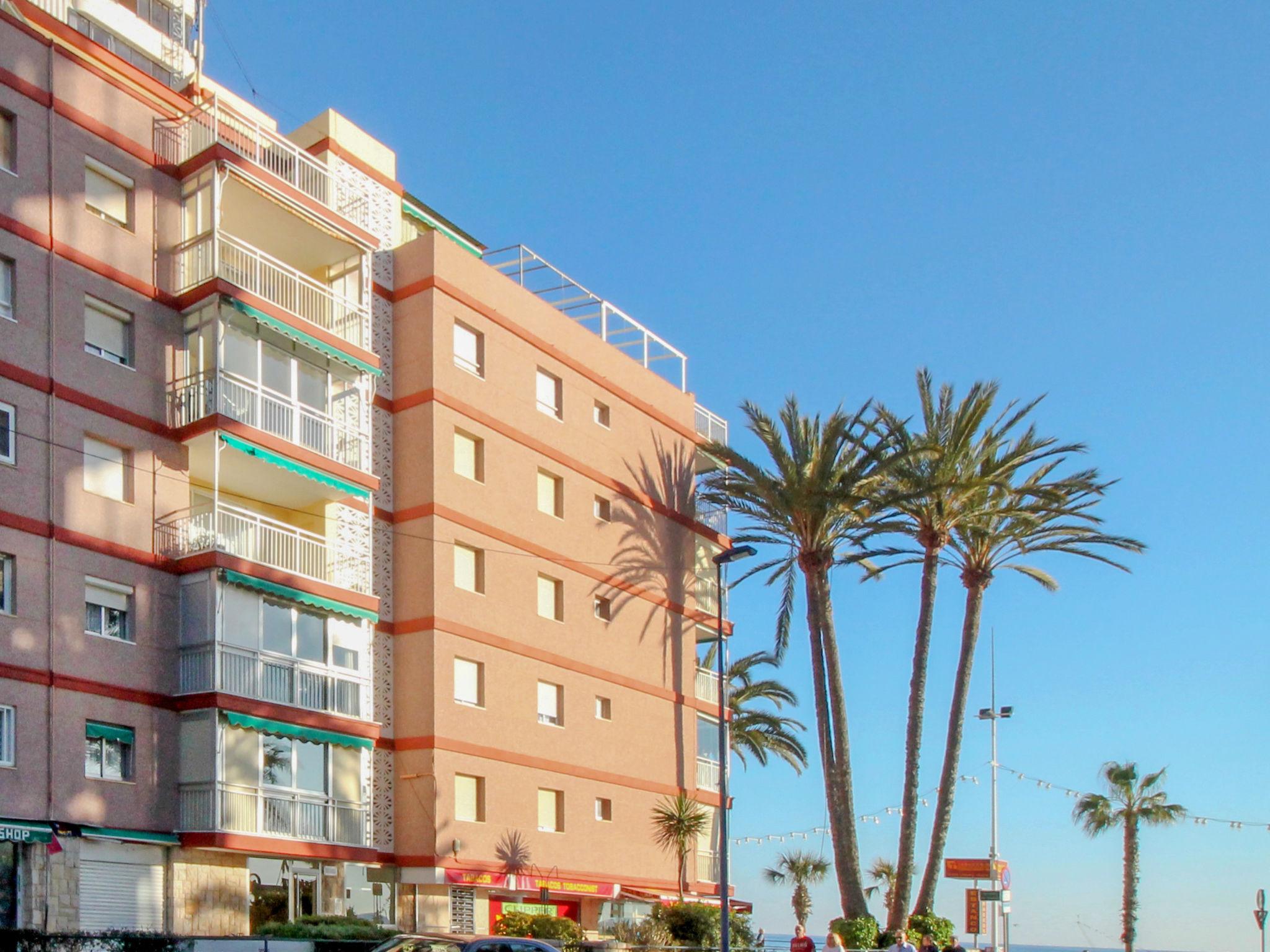Photo 2 - 3 bedroom Apartment in Benidorm with terrace and sea view