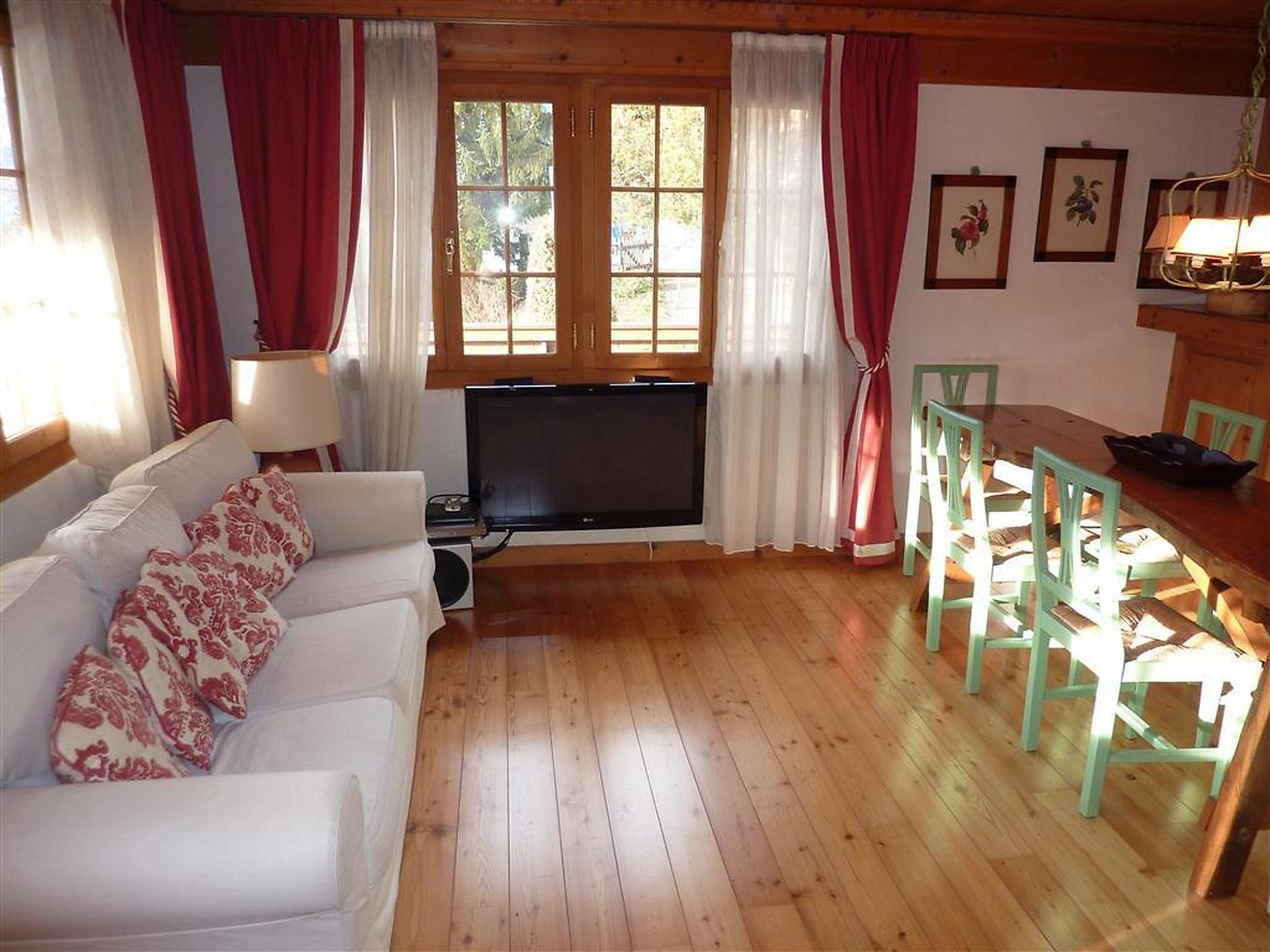 Photo 17 - 3 bedroom Apartment in Saanen