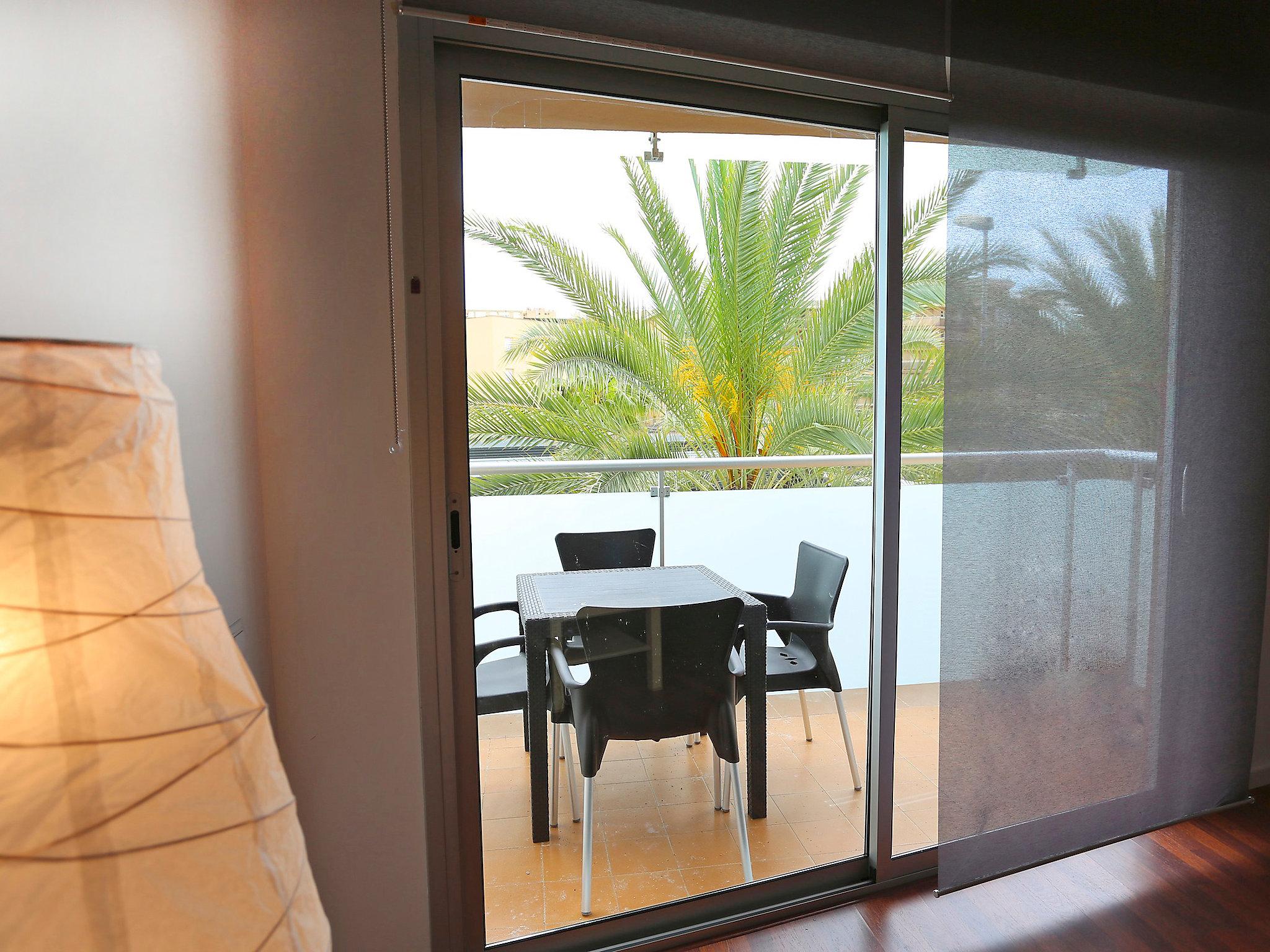 Photo 12 - 2 bedroom Apartment in Salou with sea view