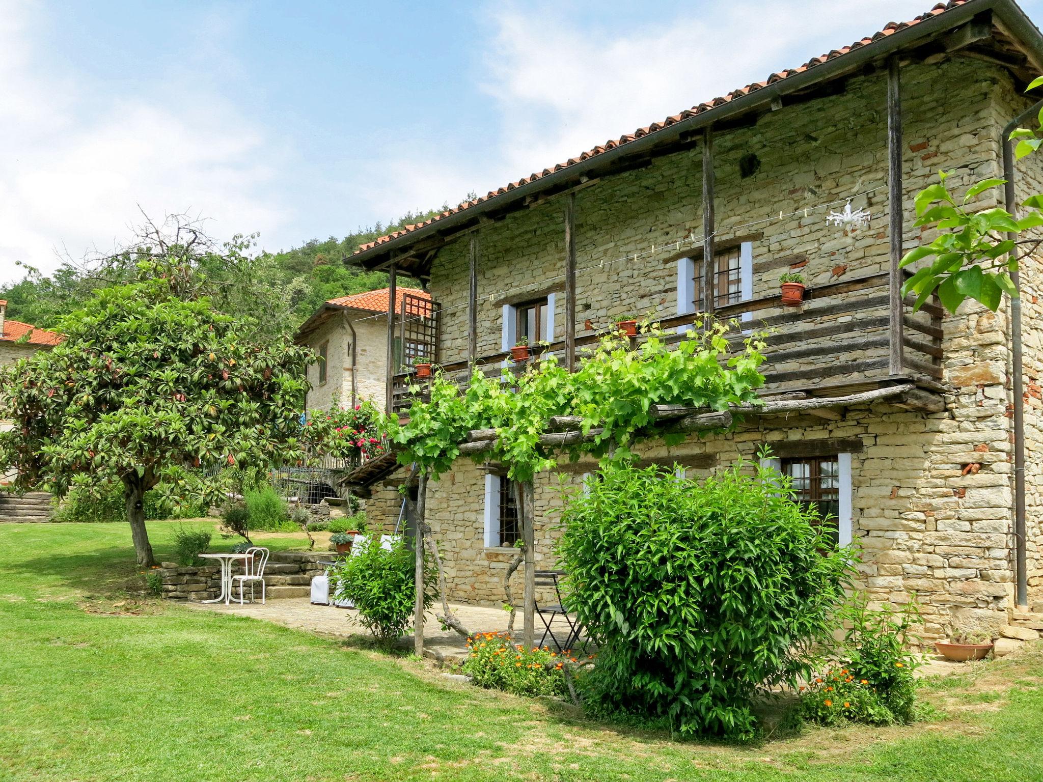 Foto 1 - Casa de 1 quarto em Cortemilia com piscina e jardim