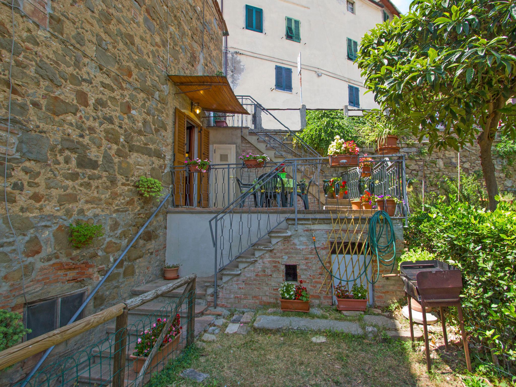 Photo 13 - Appartement de 2 chambres à Chianni avec jardin et terrasse