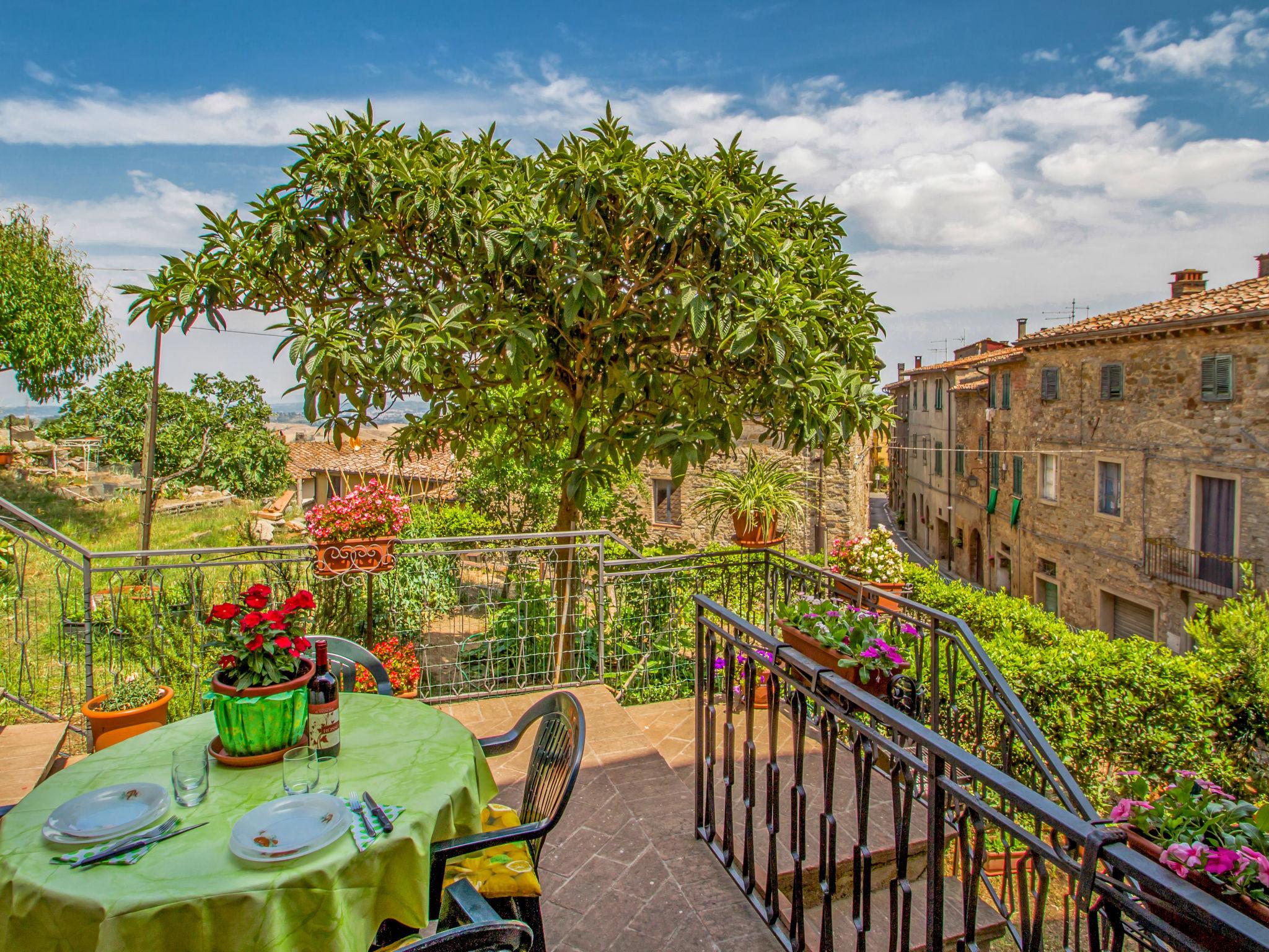 Photo 1 - 2 bedroom Apartment in Chianni with garden and terrace