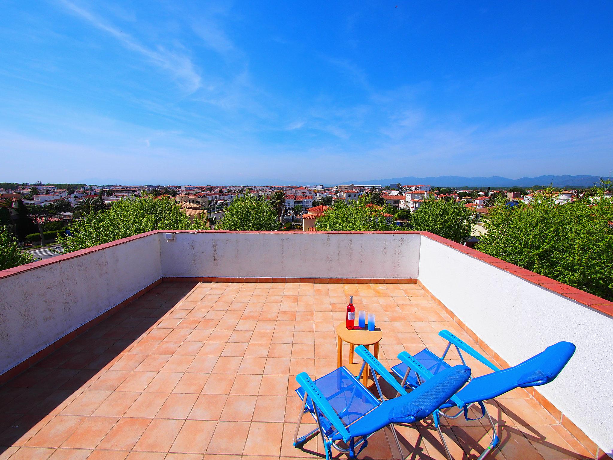 Photo 5 - 2 bedroom Apartment in Castelló d'Empúries with terrace and sea view