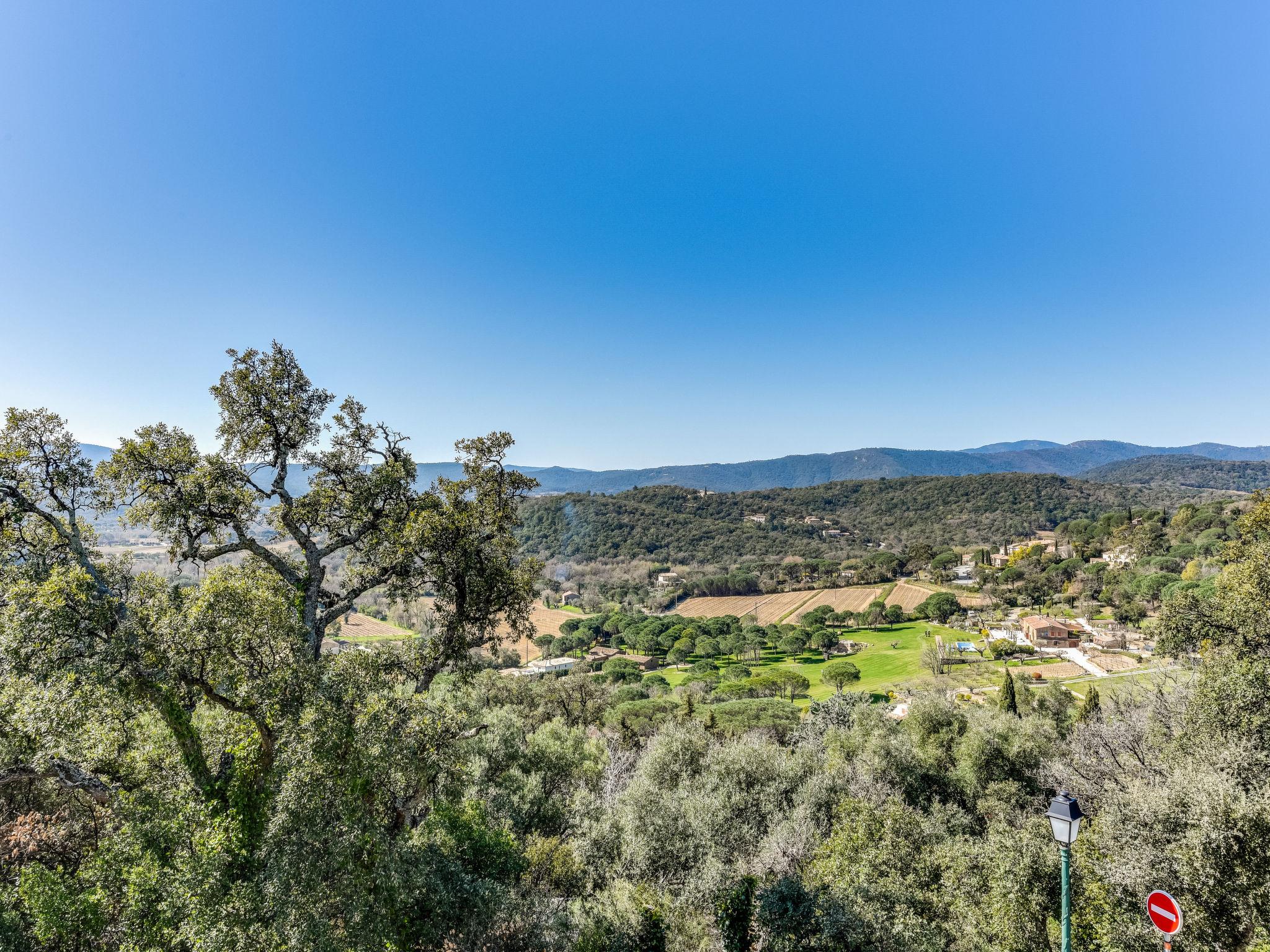 Foto 15 - Haus mit 2 Schlafzimmern in Grimaud mit terrasse und blick aufs meer