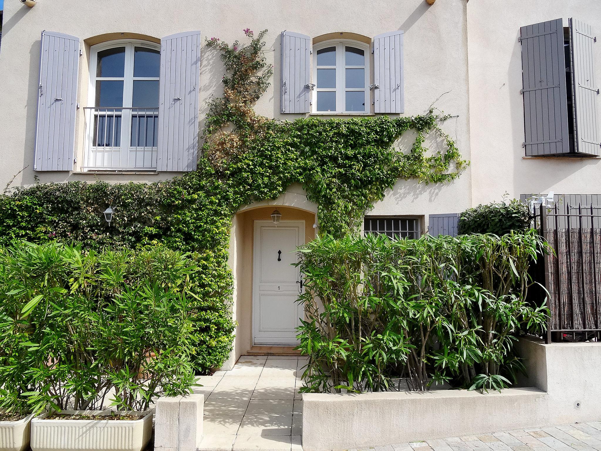 Photo 6 - Maison de 2 chambres à Grimaud avec terrasse et vues à la mer