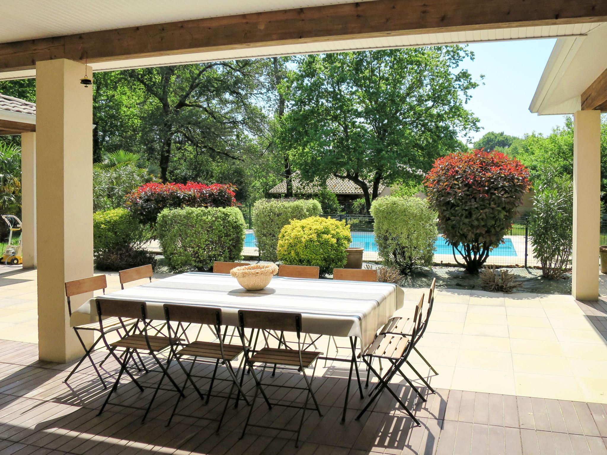 Photo 2 - Maison de 3 chambres à Grayan-et-l'Hôpital avec piscine privée et jardin