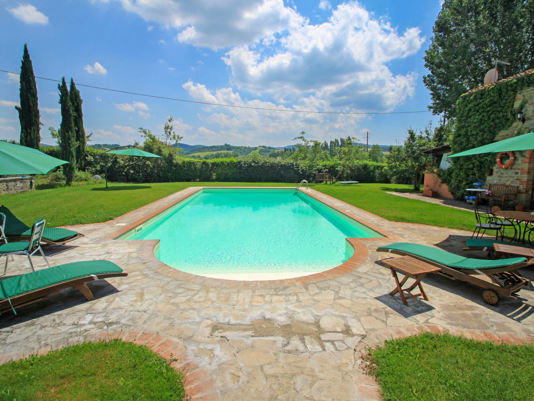 Foto 4 - Haus mit 1 Schlafzimmer in Laterina Pergine Valdarno mit schwimmbad und garten