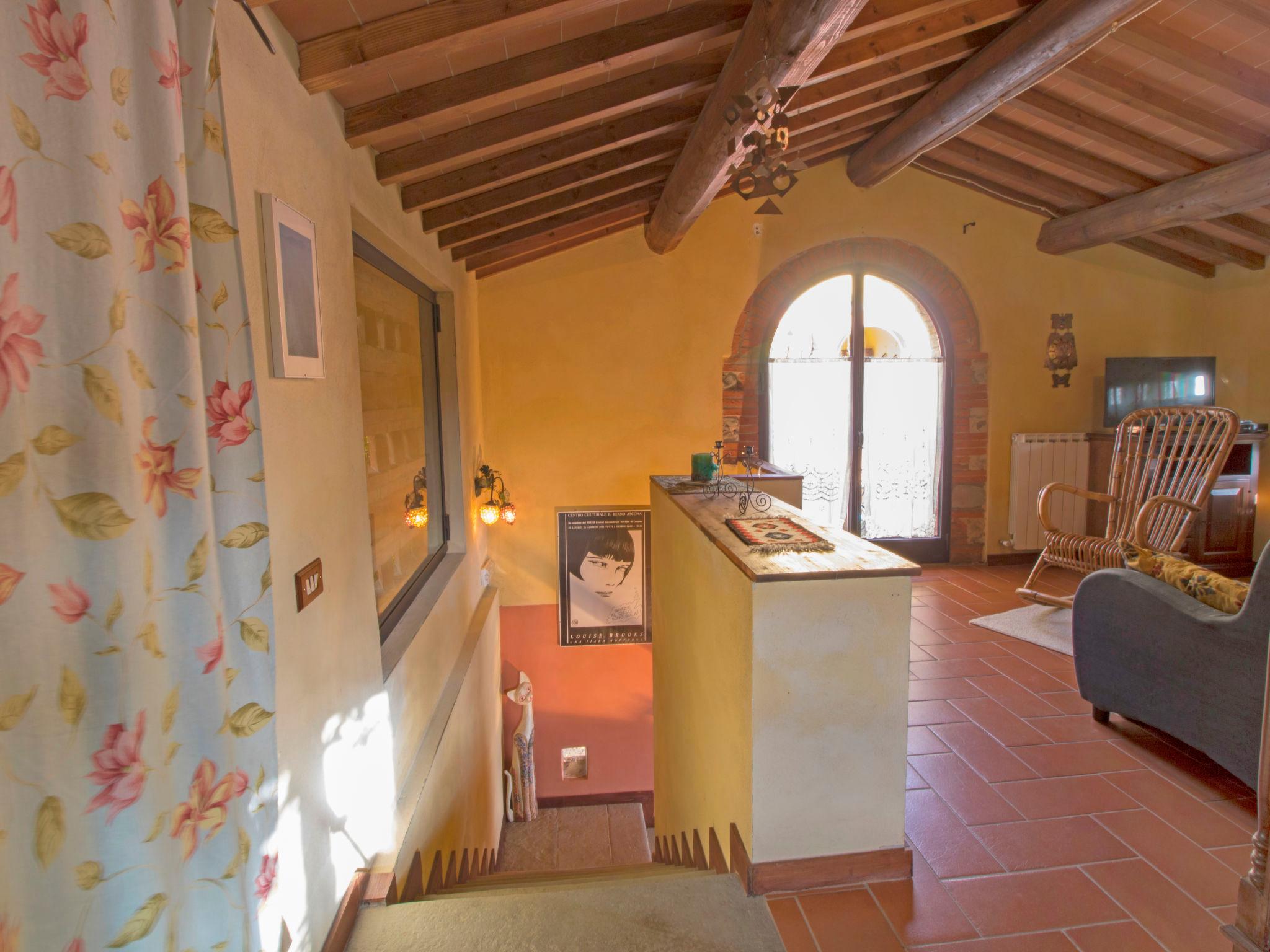 Foto 14 - Haus mit 1 Schlafzimmer in Laterina Pergine Valdarno mit schwimmbad und garten