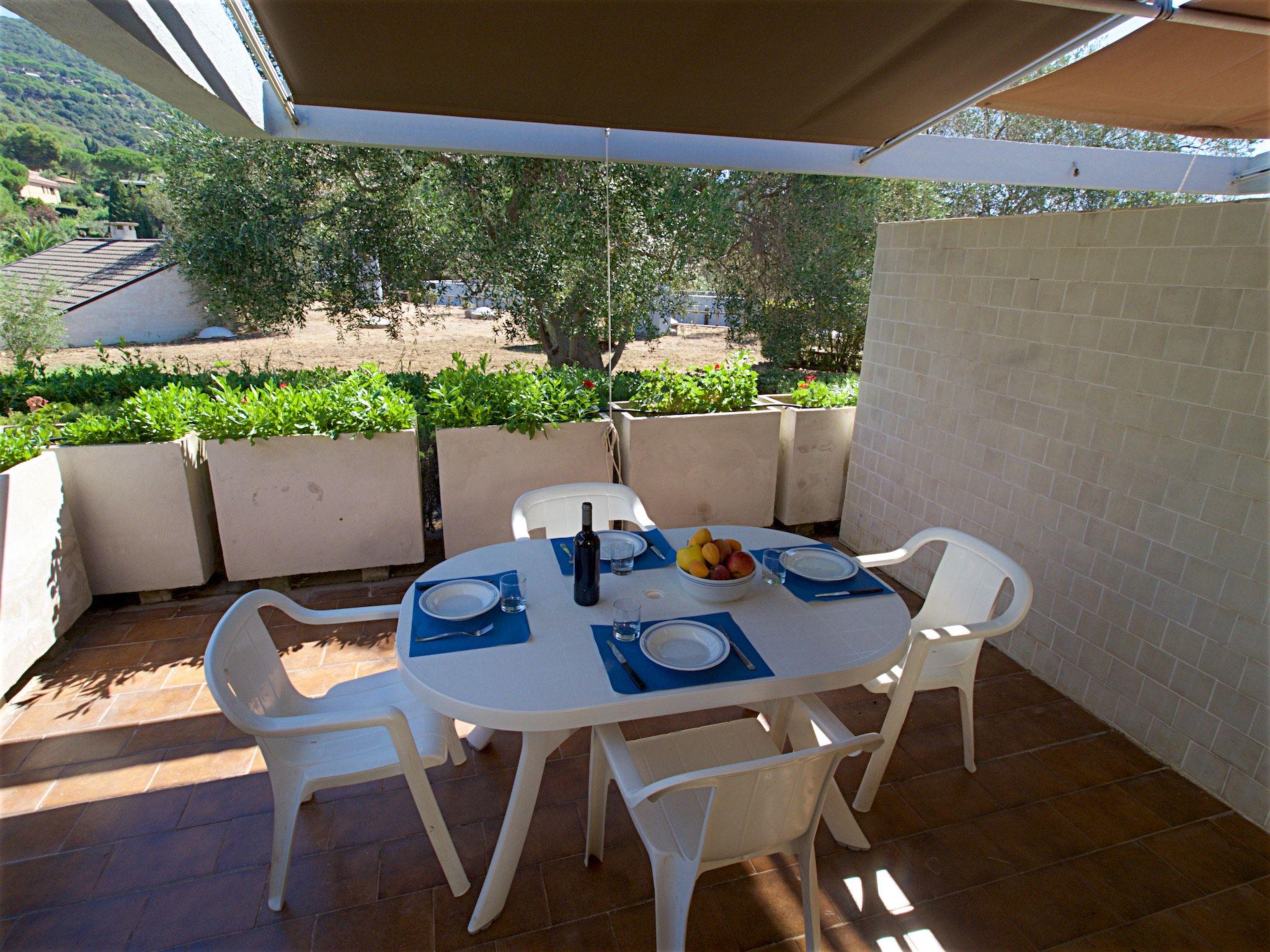 Foto 4 - Haus mit 1 Schlafzimmer in Castiglione della Pescaia mit schwimmbad und garten