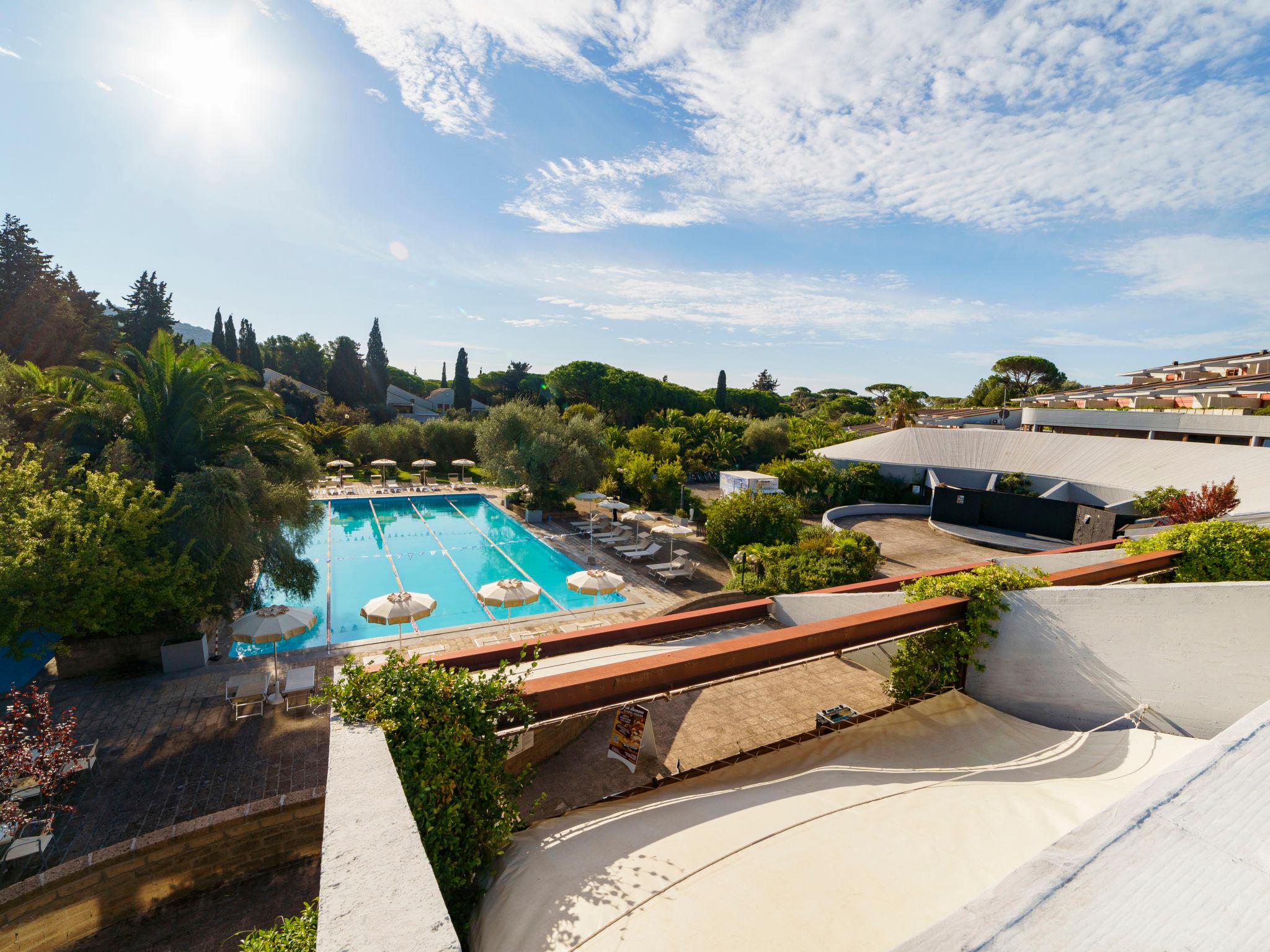 Foto 1 - Casa con 1 camera da letto a Castiglione della Pescaia con piscina e vista mare