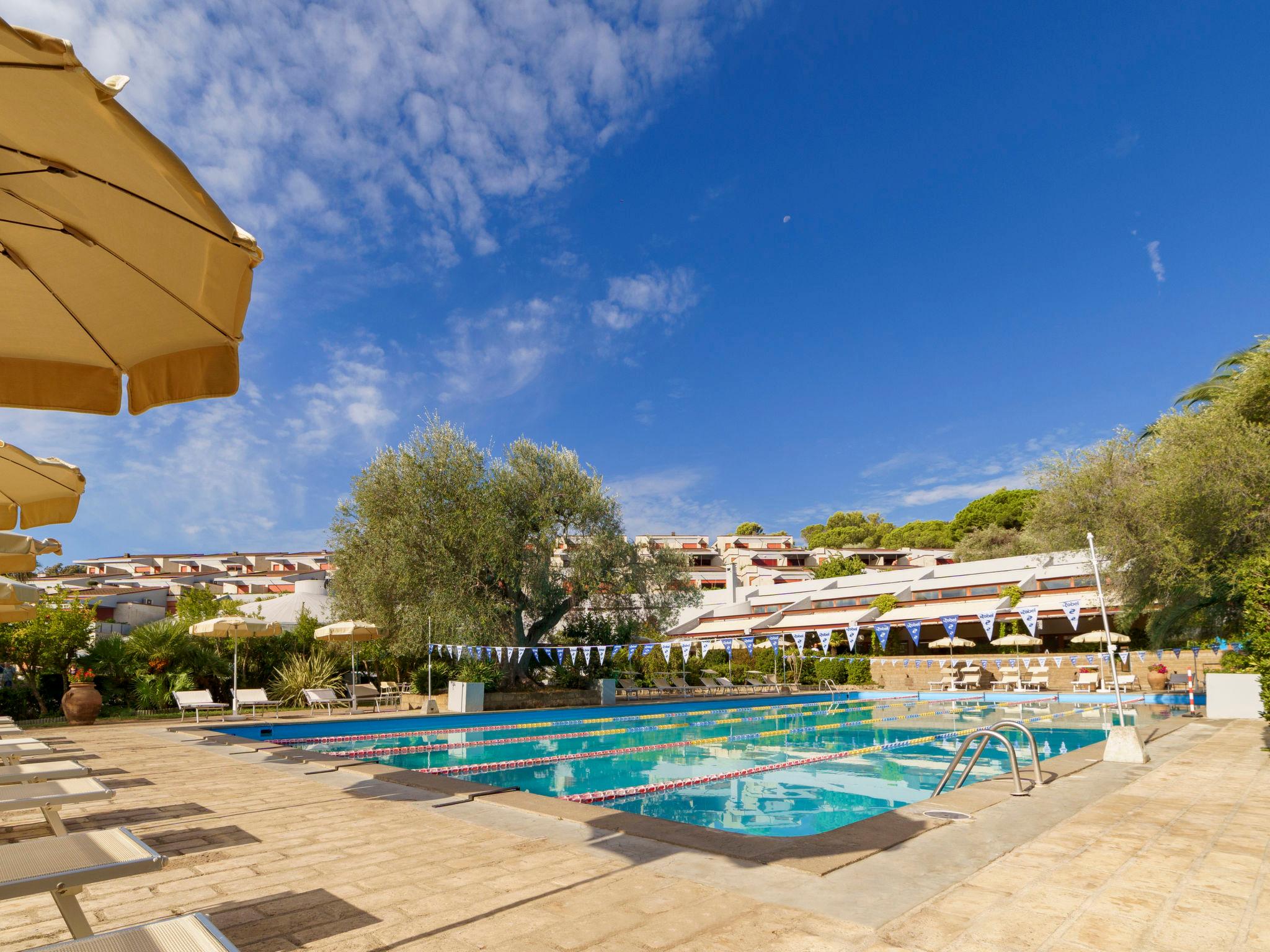 Foto 1 - Apartamento de 2 habitaciones en Castiglione della Pescaia con piscina y vistas al mar