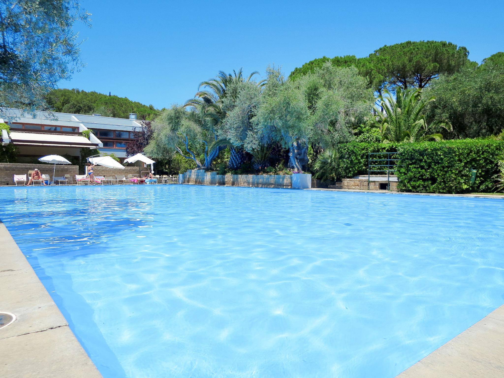 Foto 16 - Casa con 1 camera da letto a Castiglione della Pescaia con piscina e vista mare