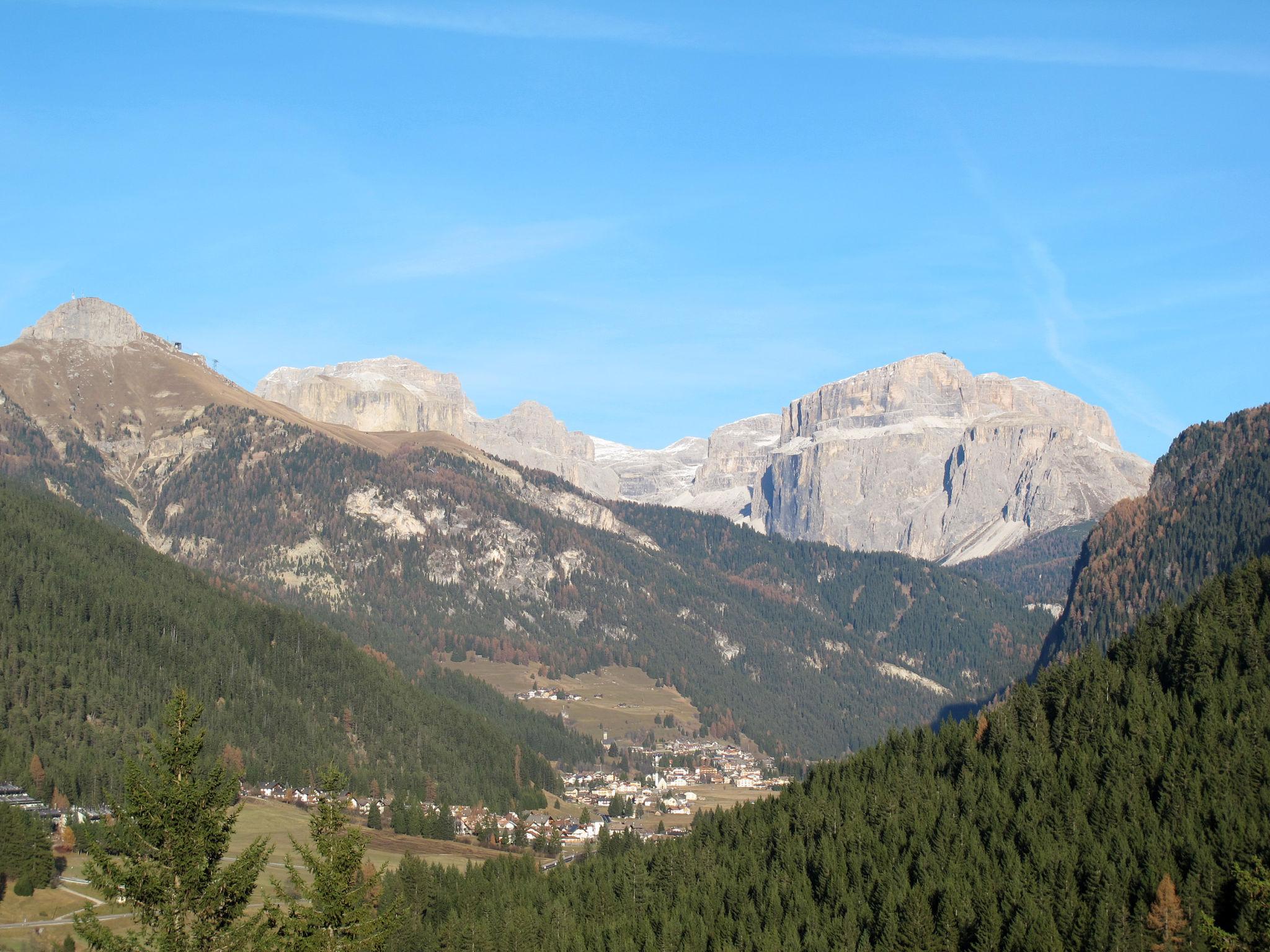 Foto 11 - Casa con 3 camere da letto a San Giovanni di Fassa-Sèn Jan con vista sulle montagne