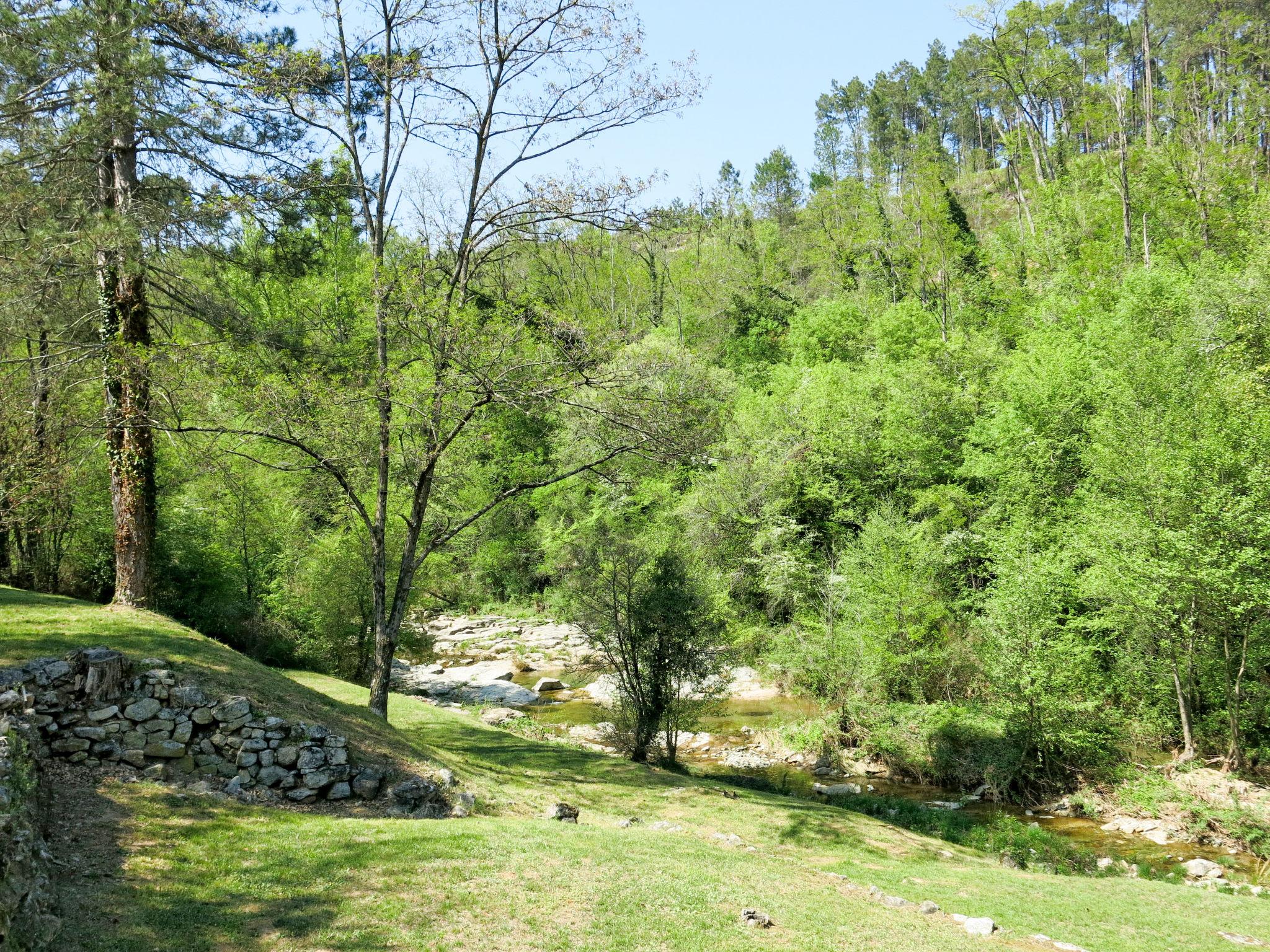 Photo 25 - 2 bedroom House in Saint-Genest-de-Beauzon with private pool and garden