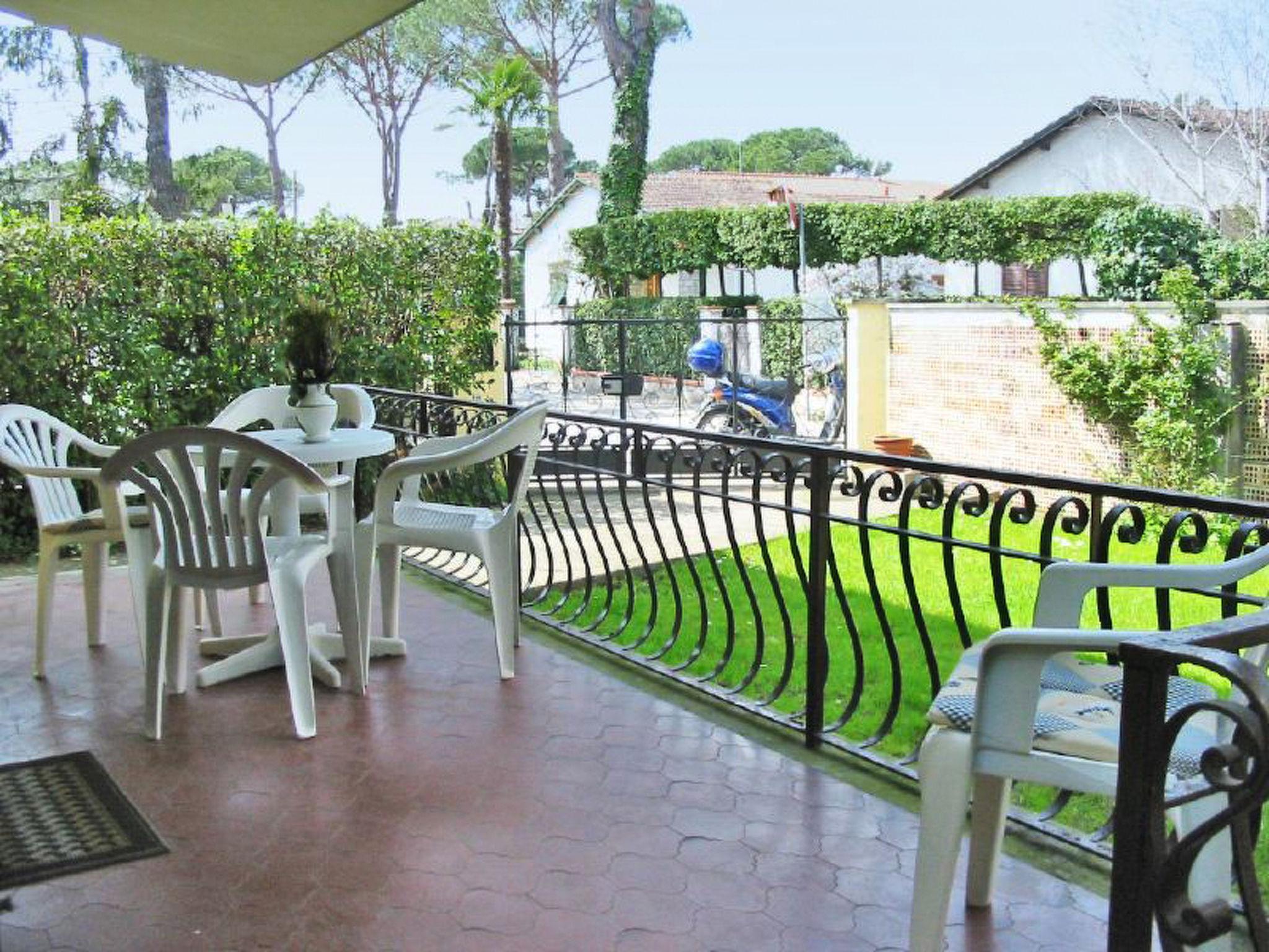 Foto 4 - Casa con 2 camere da letto a Forte dei Marmi con giardino e vista mare