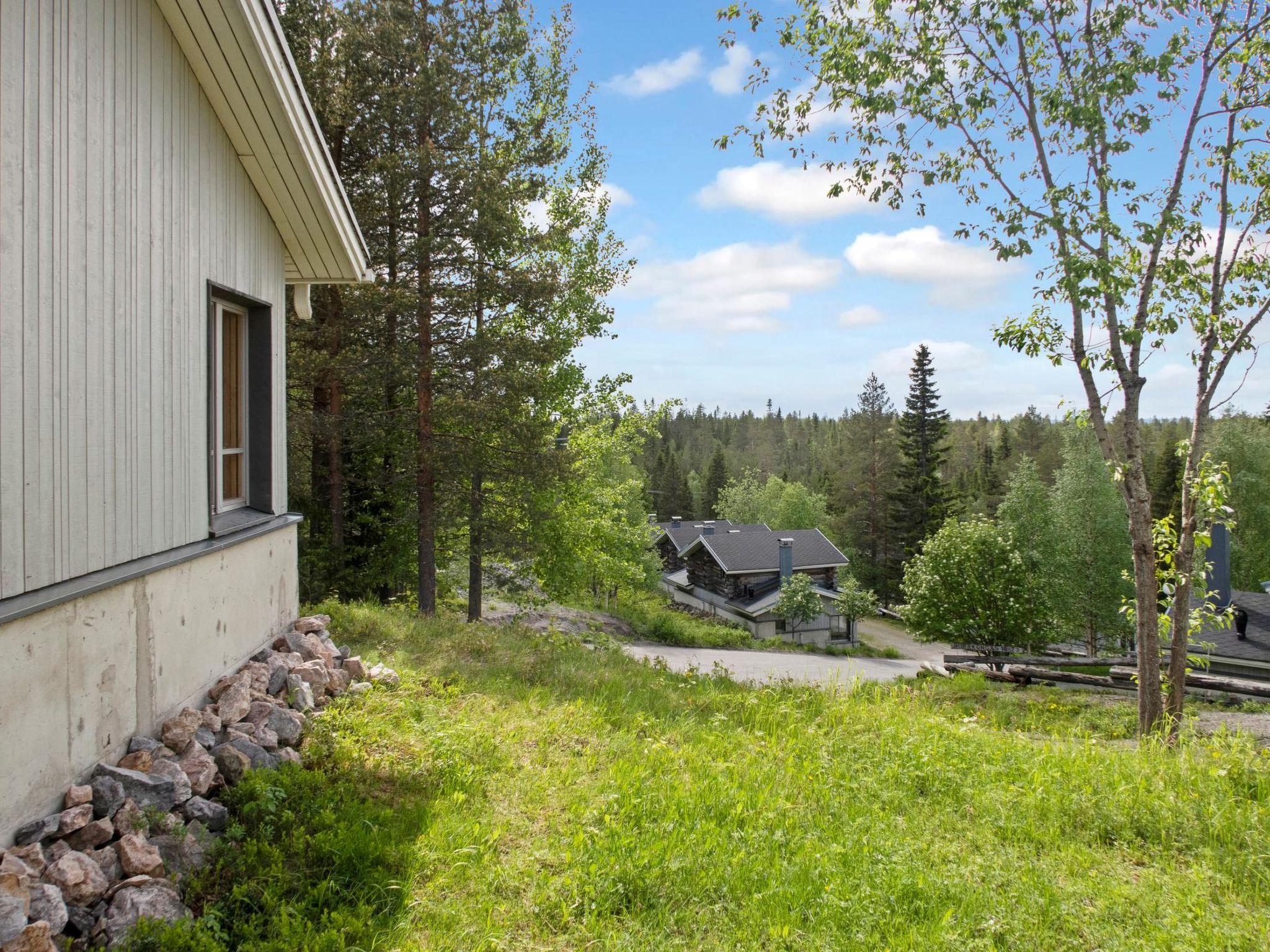 Foto 17 - Casa de 1 habitación en Kuusamo con sauna y vistas a la montaña