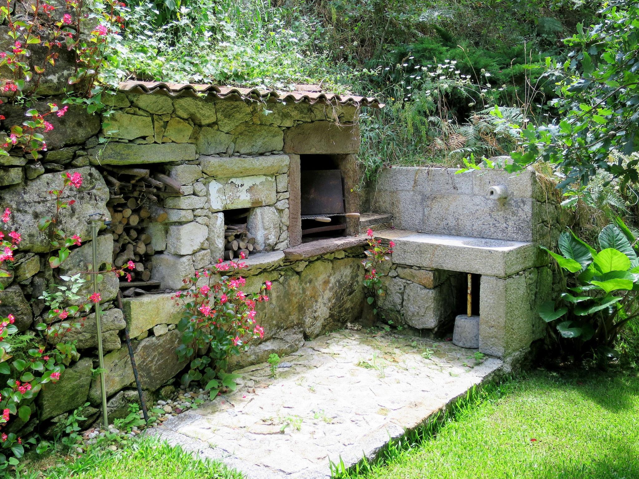 Photo 32 - Maison de 3 chambres à Ponte de Lima avec jardin et terrasse