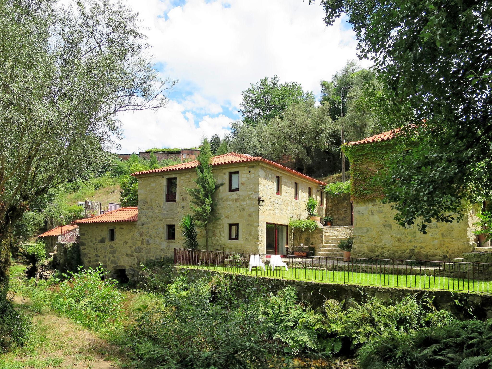 Foto 1 - Casa con 3 camere da letto a Ponte de Lima con giardino e terrazza