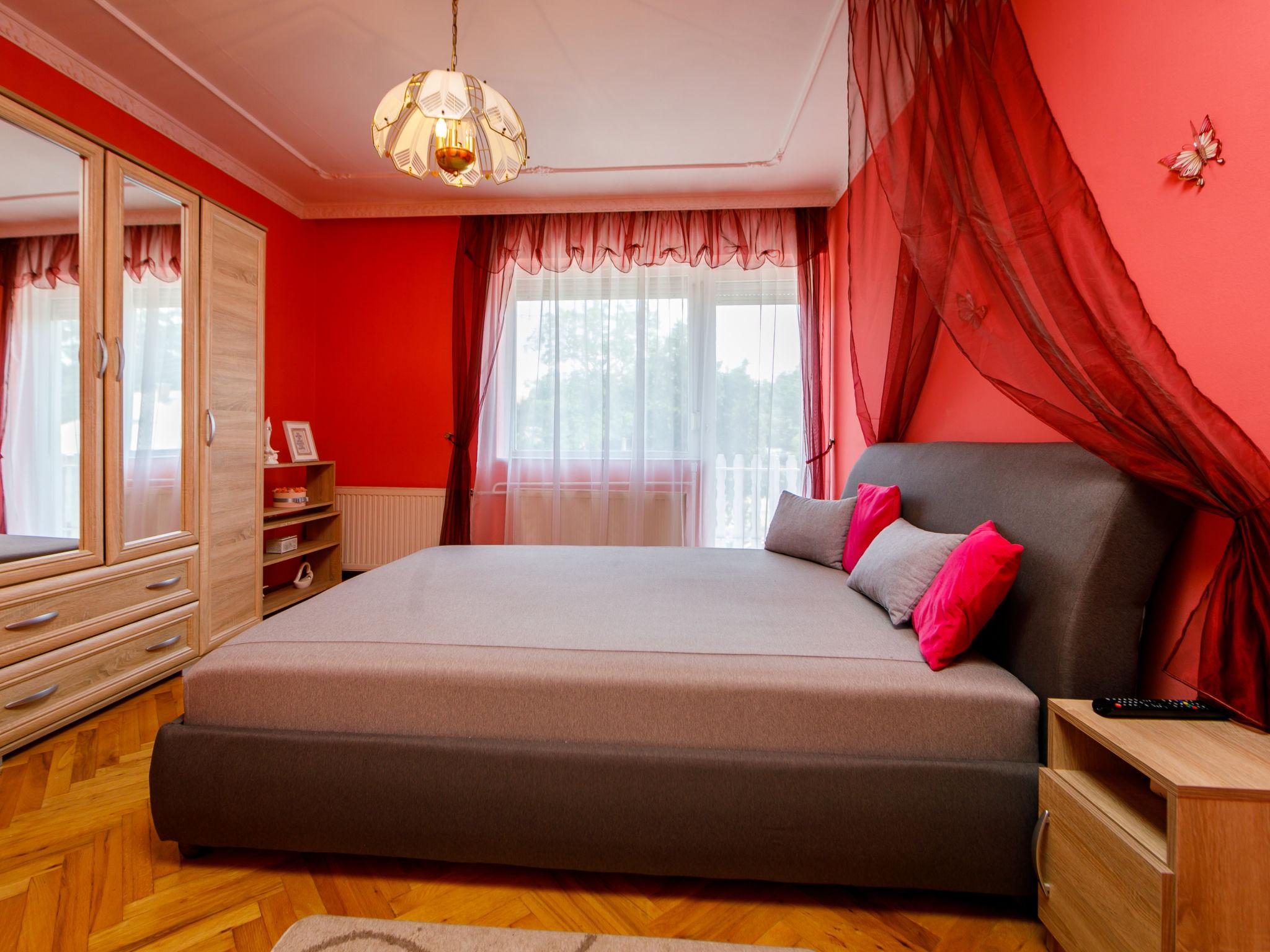 Foto 9 - Apartamento de 3 quartos em Balatonszemes com jardim e terraço