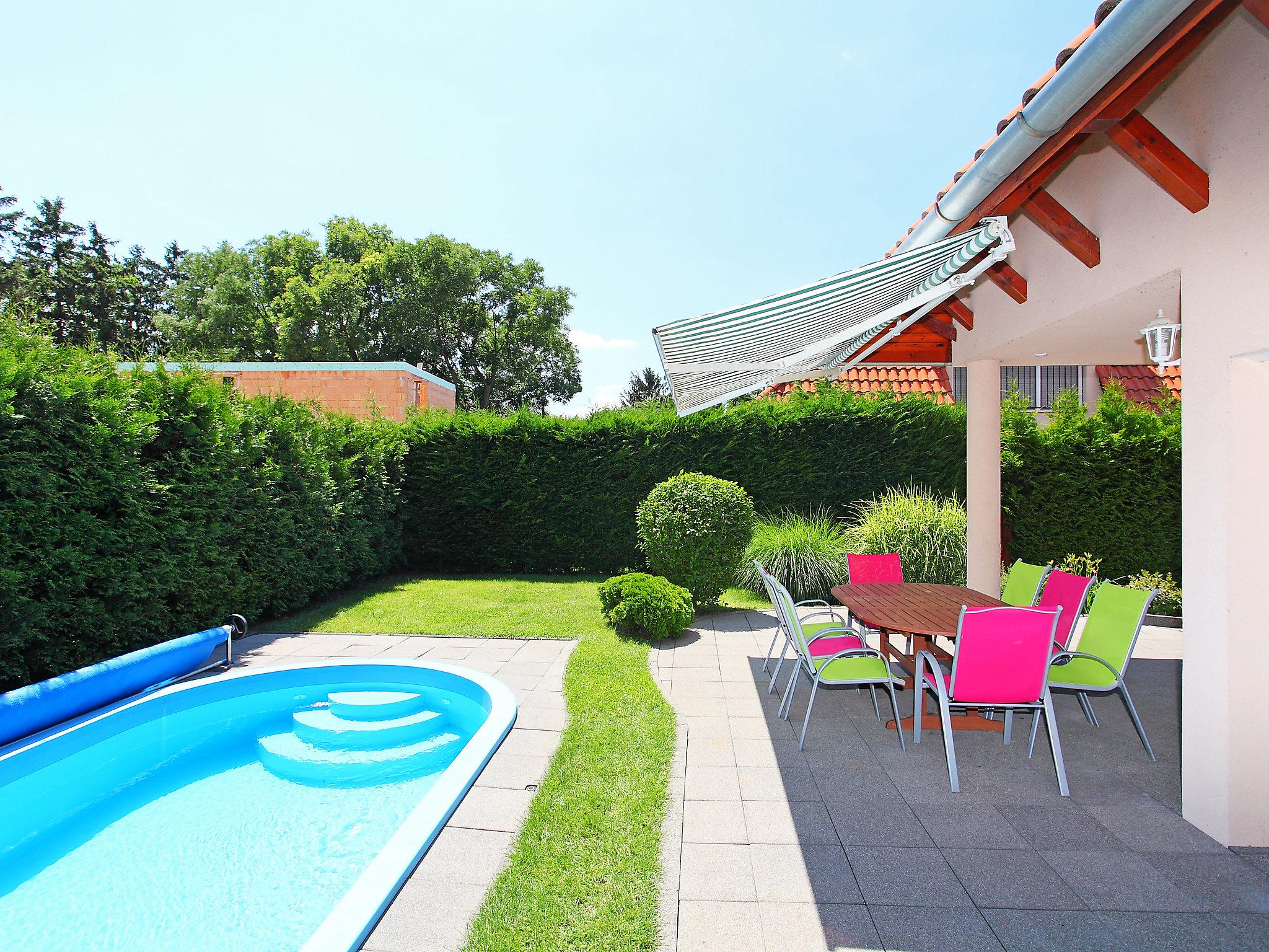 Photo 19 - Maison de 4 chambres à Siófok avec piscine privée et vues sur la montagne