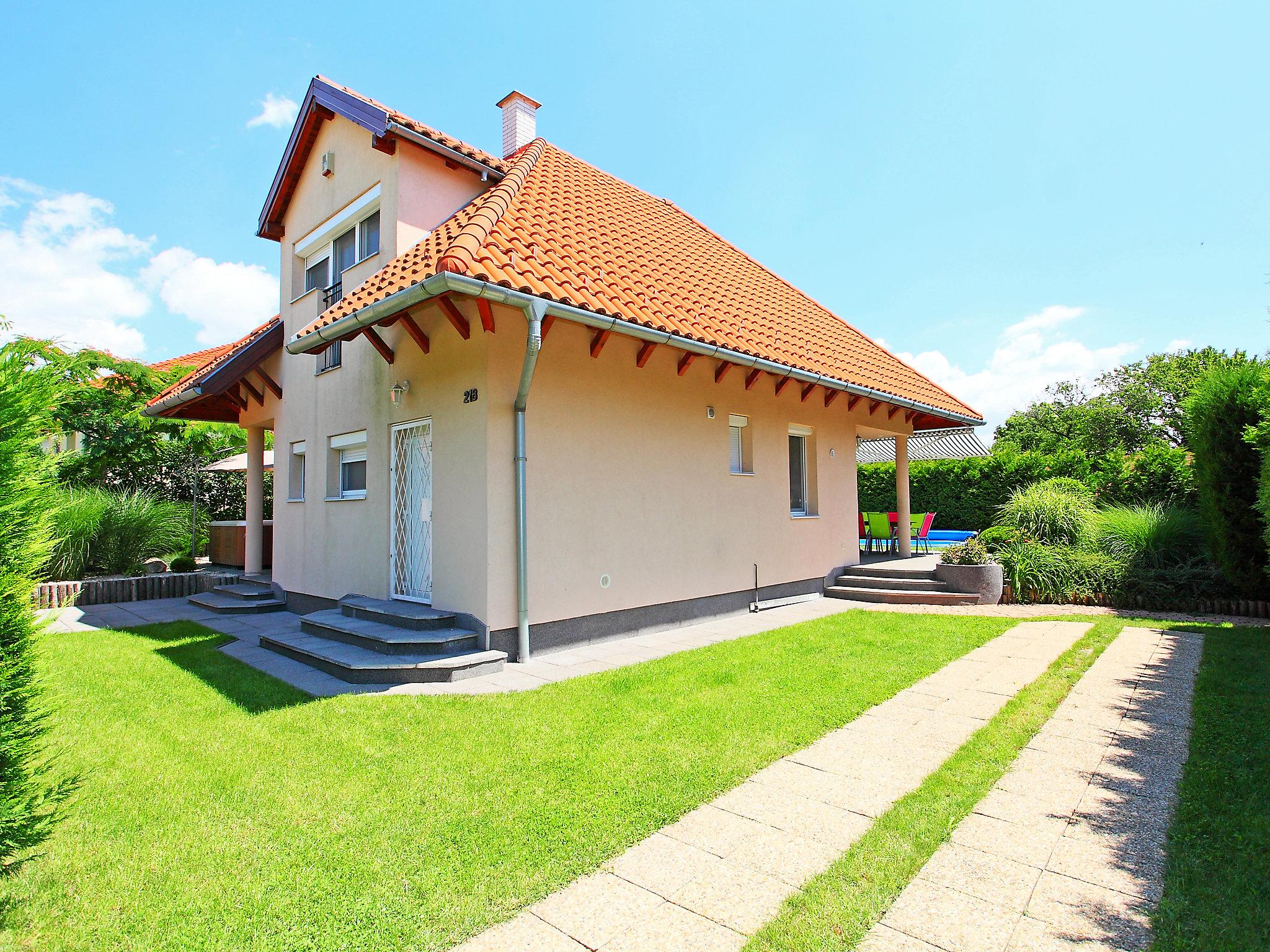 Photo 22 - 4 bedroom House in Siófok with private pool and mountain view