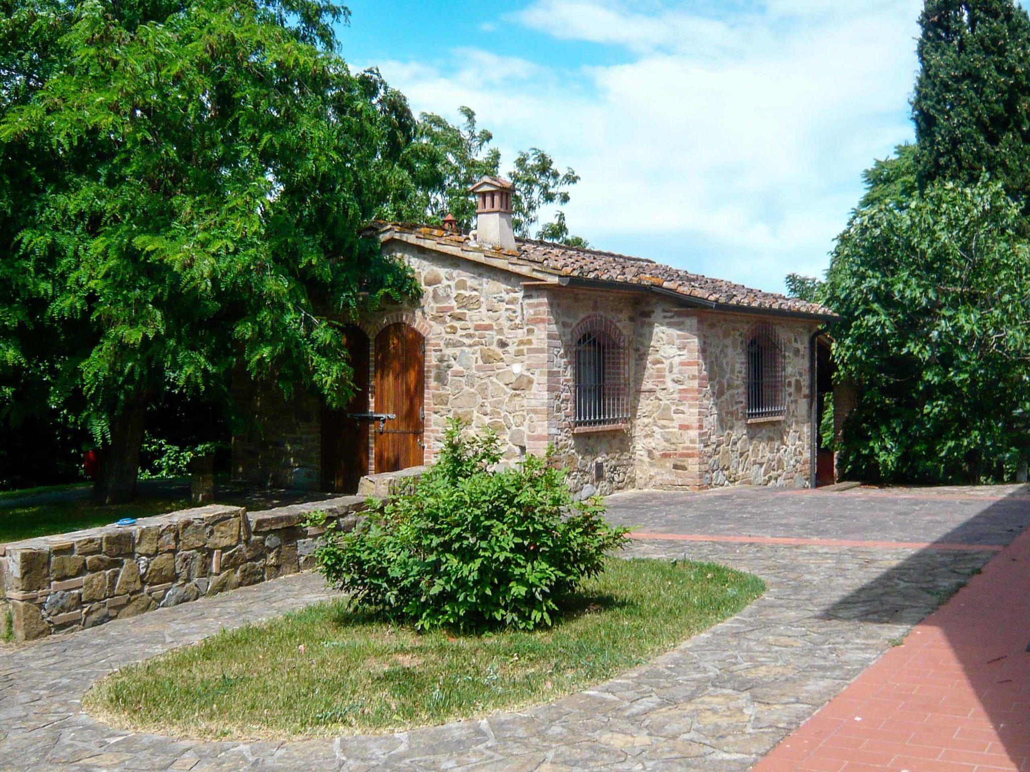 Foto 2 - Casa en Peccioli con piscina y jardín