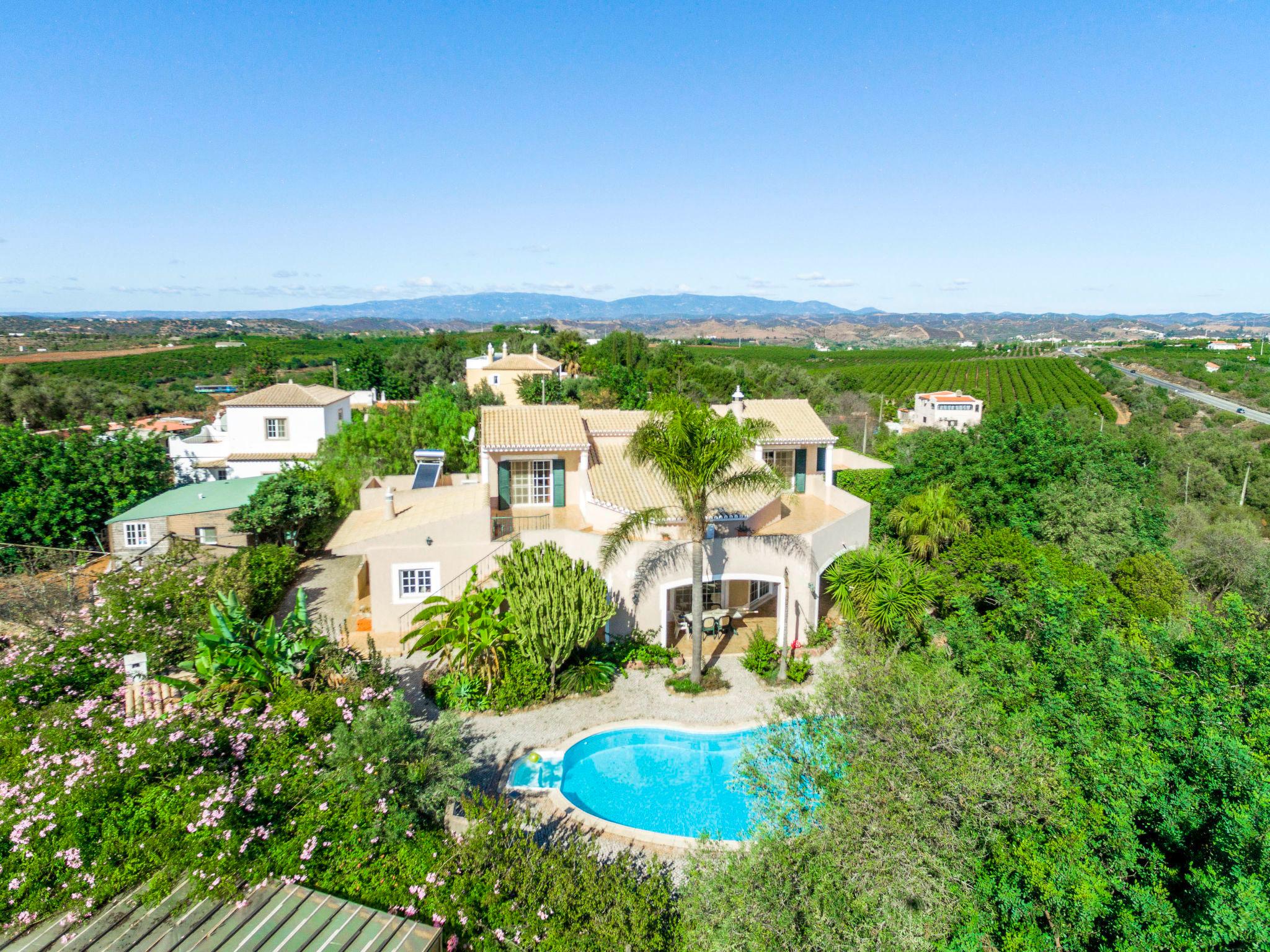 Foto 1 - Casa de 4 quartos em Silves com piscina privada e jardim