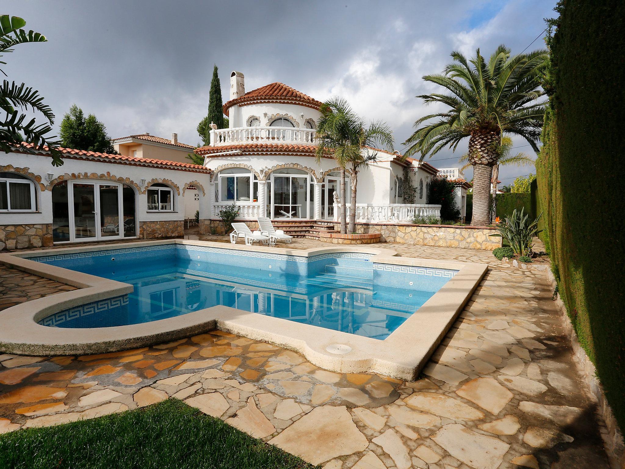 Photo 20 - Maison de 5 chambres à Mont-roig del Camp avec piscine privée et jardin