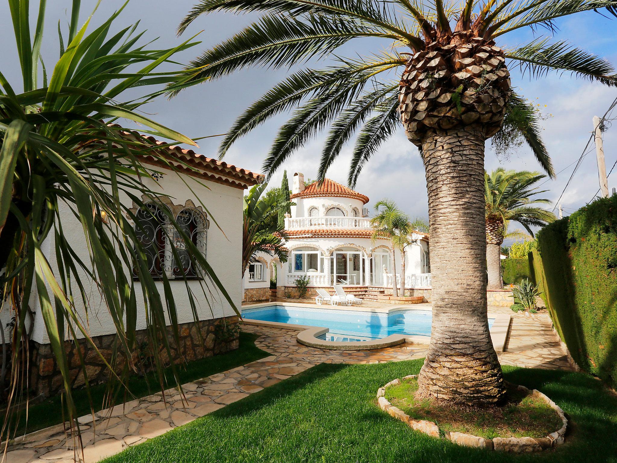 Photo 19 - 5 bedroom House in Mont-roig del Camp with private pool and garden