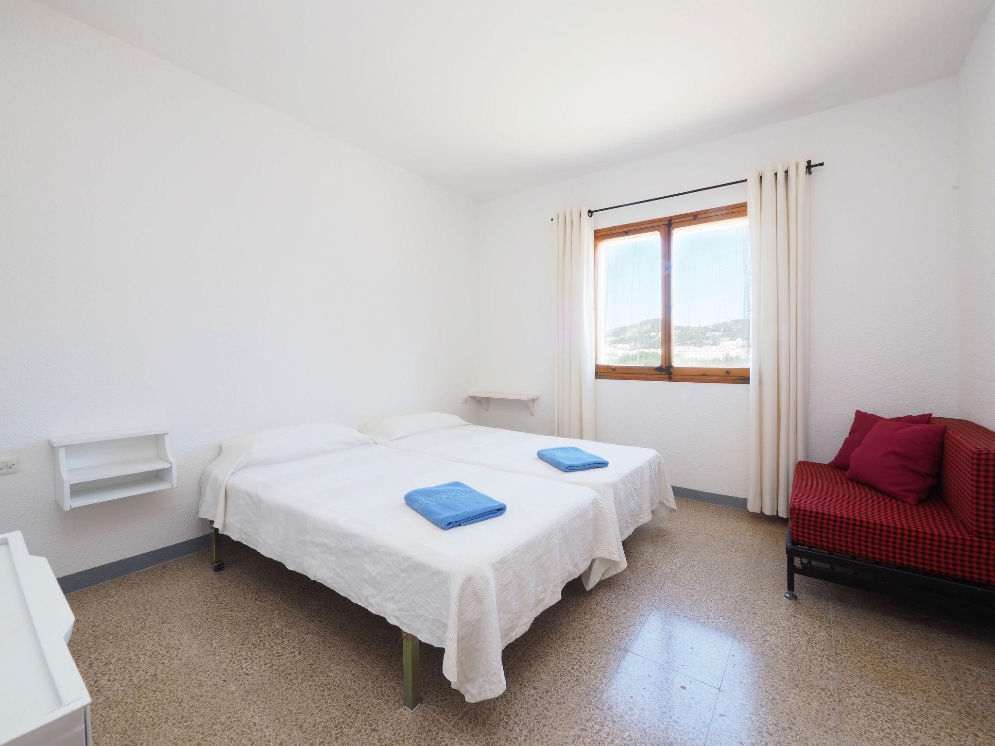 Foto 4 - Appartamento con 2 camere da letto a El Port de la Selva con terrazza e vista mare