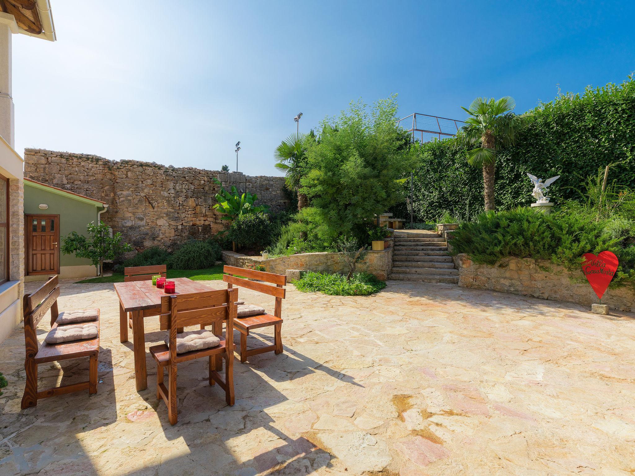 Photo 47 - Maison de 2 chambres à Marčana avec piscine privée et jardin