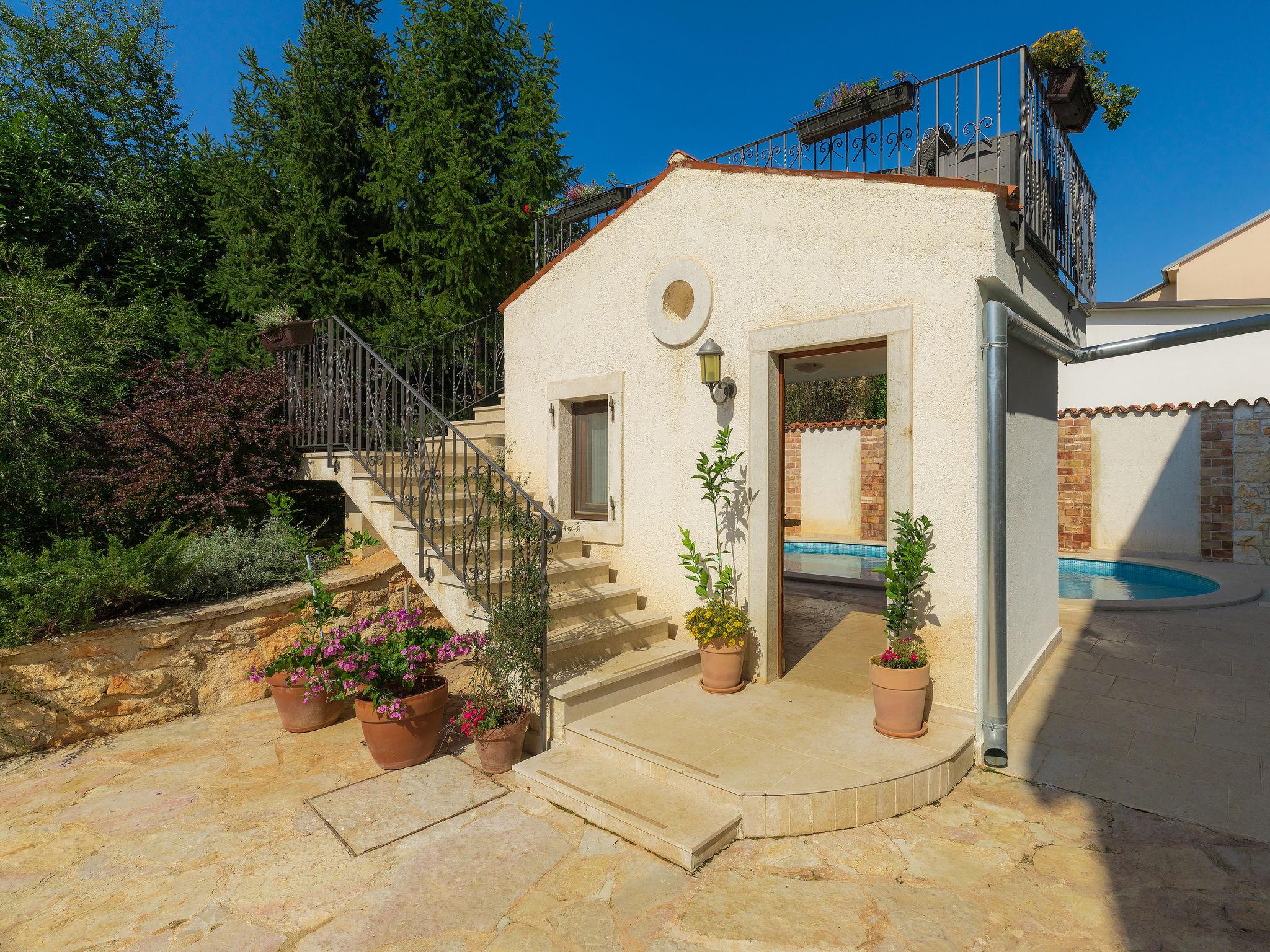 Foto 40 - Casa con 2 camere da letto a Marčana con piscina privata e vista mare