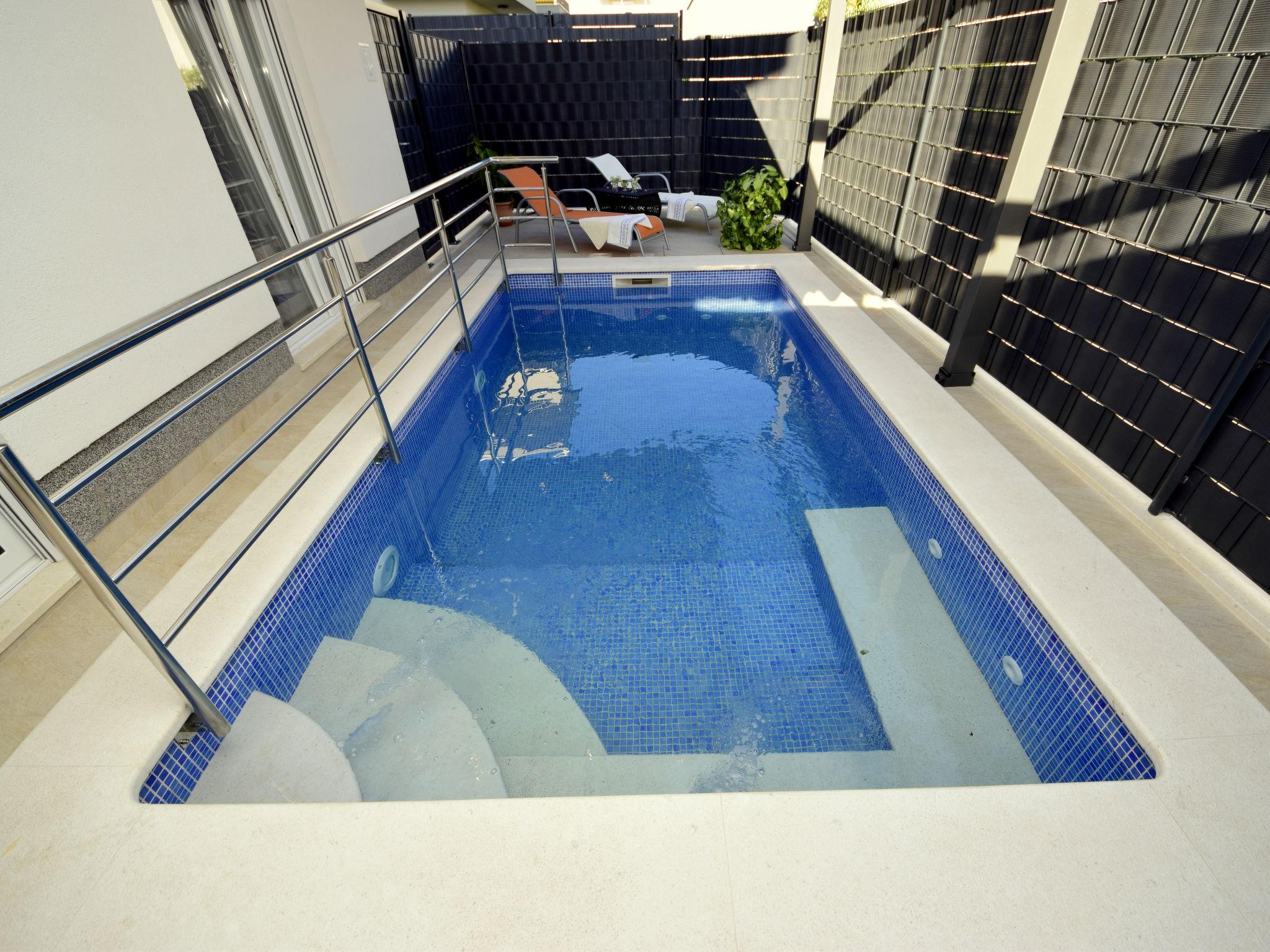 Foto 2 - Appartamento con 2 camere da letto a Trogir con piscina privata e vista mare