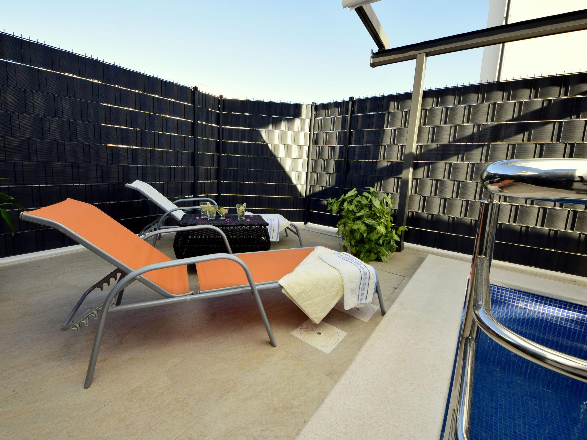 Foto 16 - Apartamento de 2 quartos em Trogir com piscina privada e vistas do mar