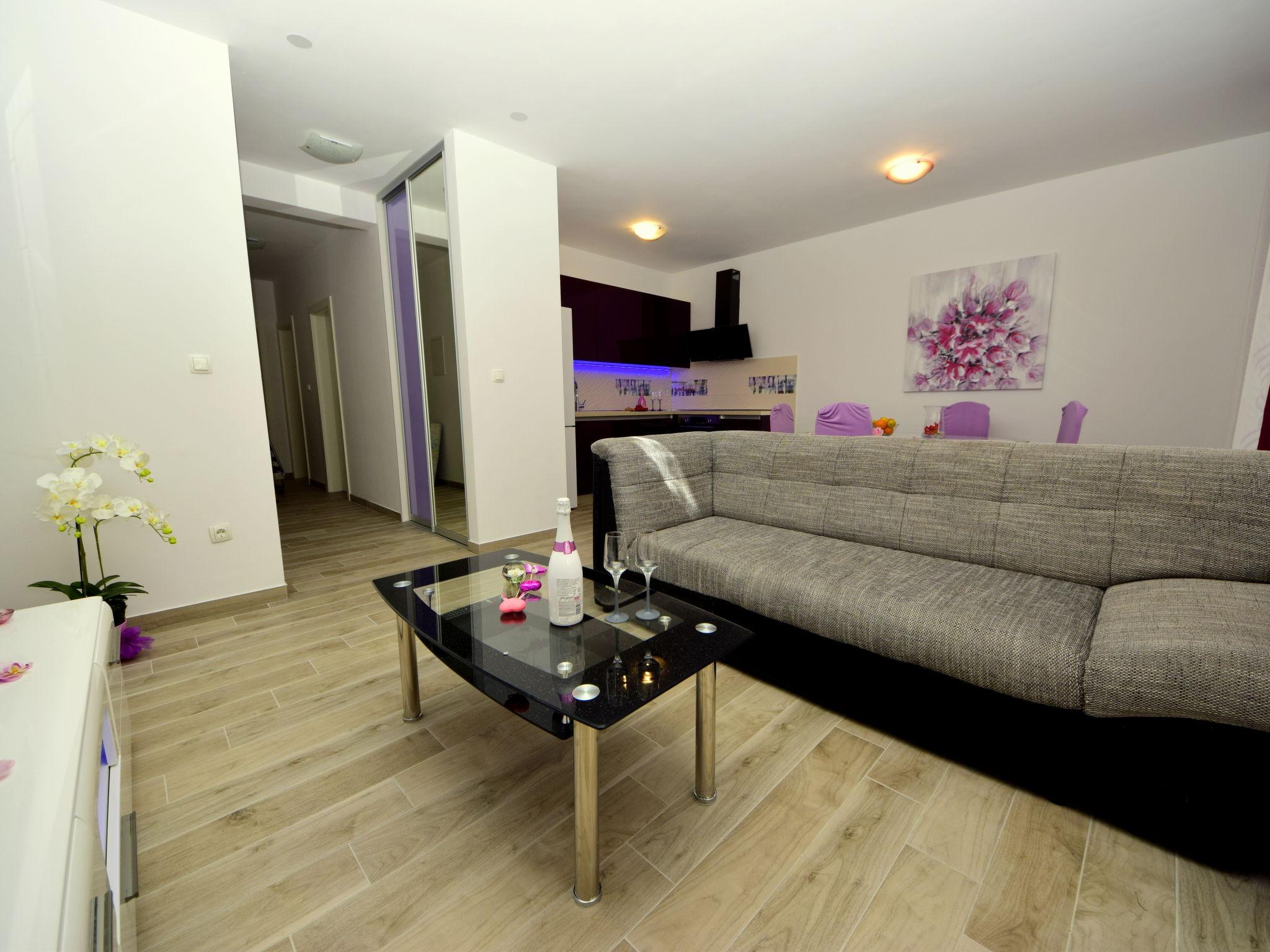 Photo 4 - 2 bedroom Apartment in Trogir with private pool and sea view