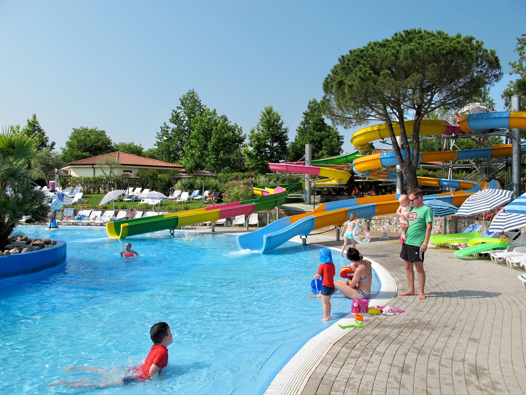 Photo 11 - Maison de 2 chambres à Peschiera del Garda avec piscine et jardin