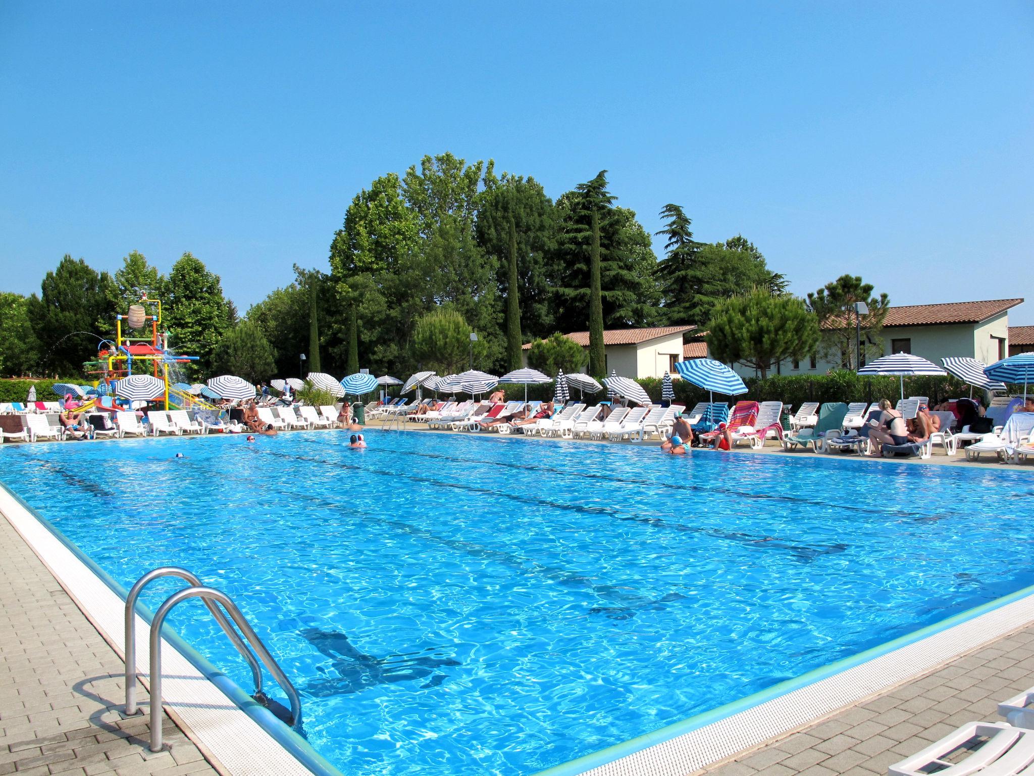 Foto 20 - Casa con 2 camere da letto a Peschiera del Garda con piscina e giardino