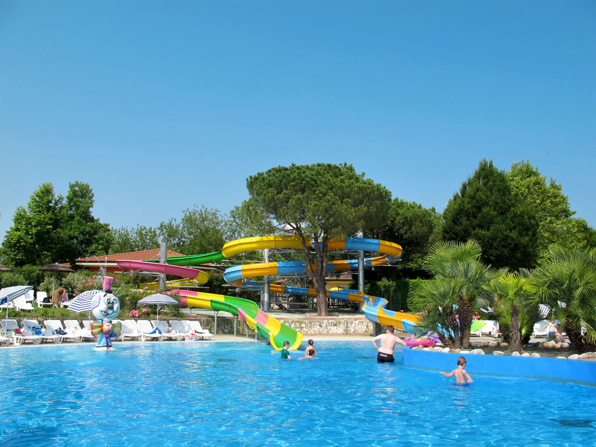 Photo 10 - Maison de 2 chambres à Peschiera del Garda avec piscine et jardin