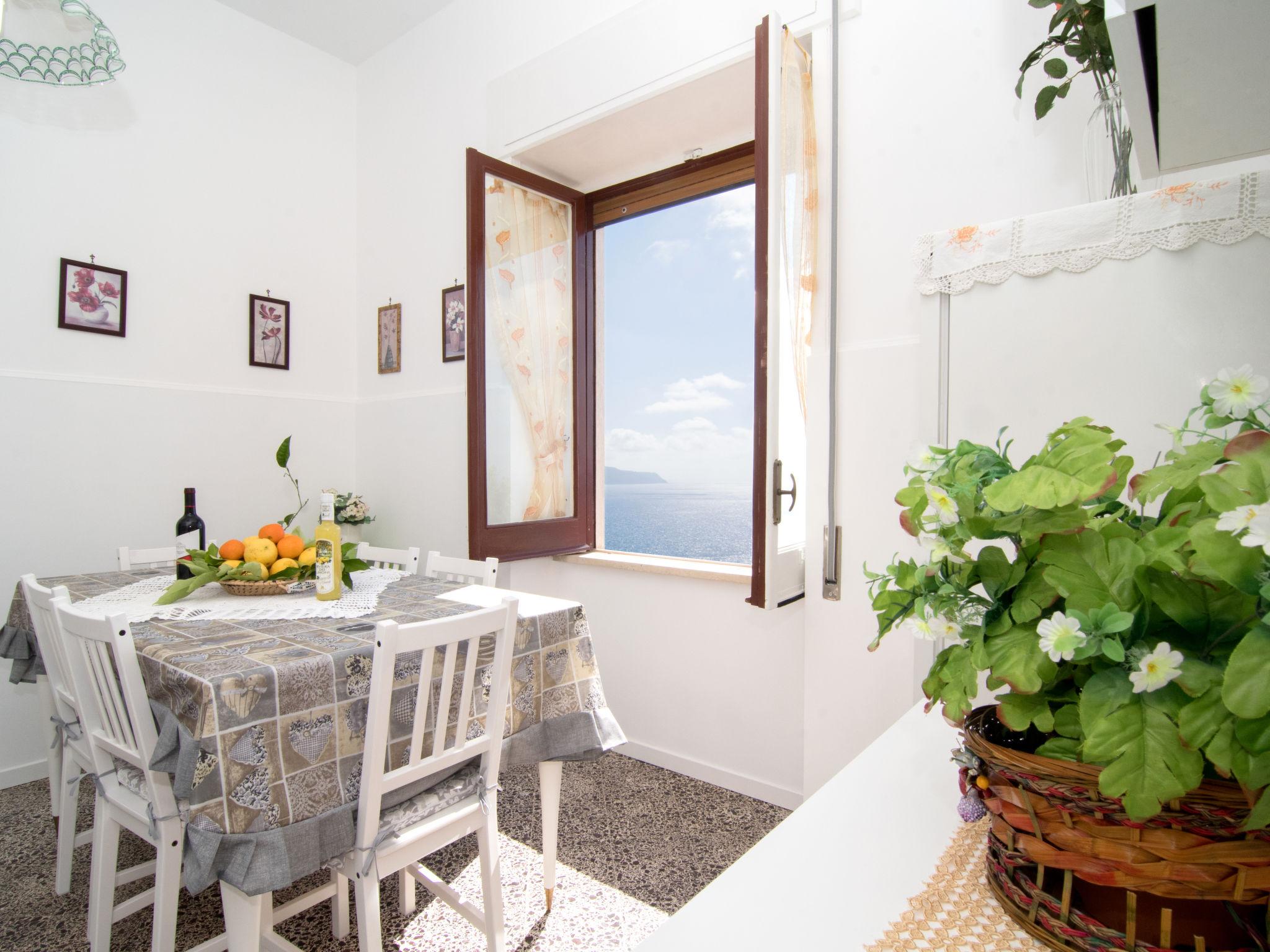 Photo 3 - Appartement de 2 chambres à Massa Lubrense avec jardin et vues à la mer