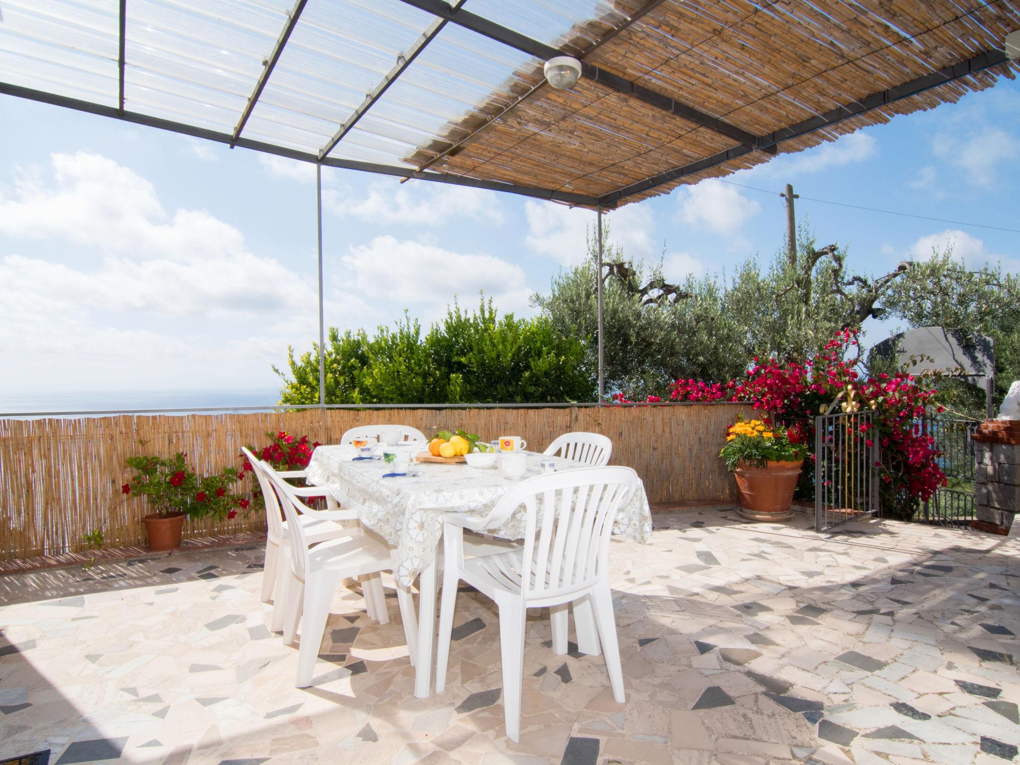 Photo 15 - 2 bedroom Apartment in Massa Lubrense with garden and sea view