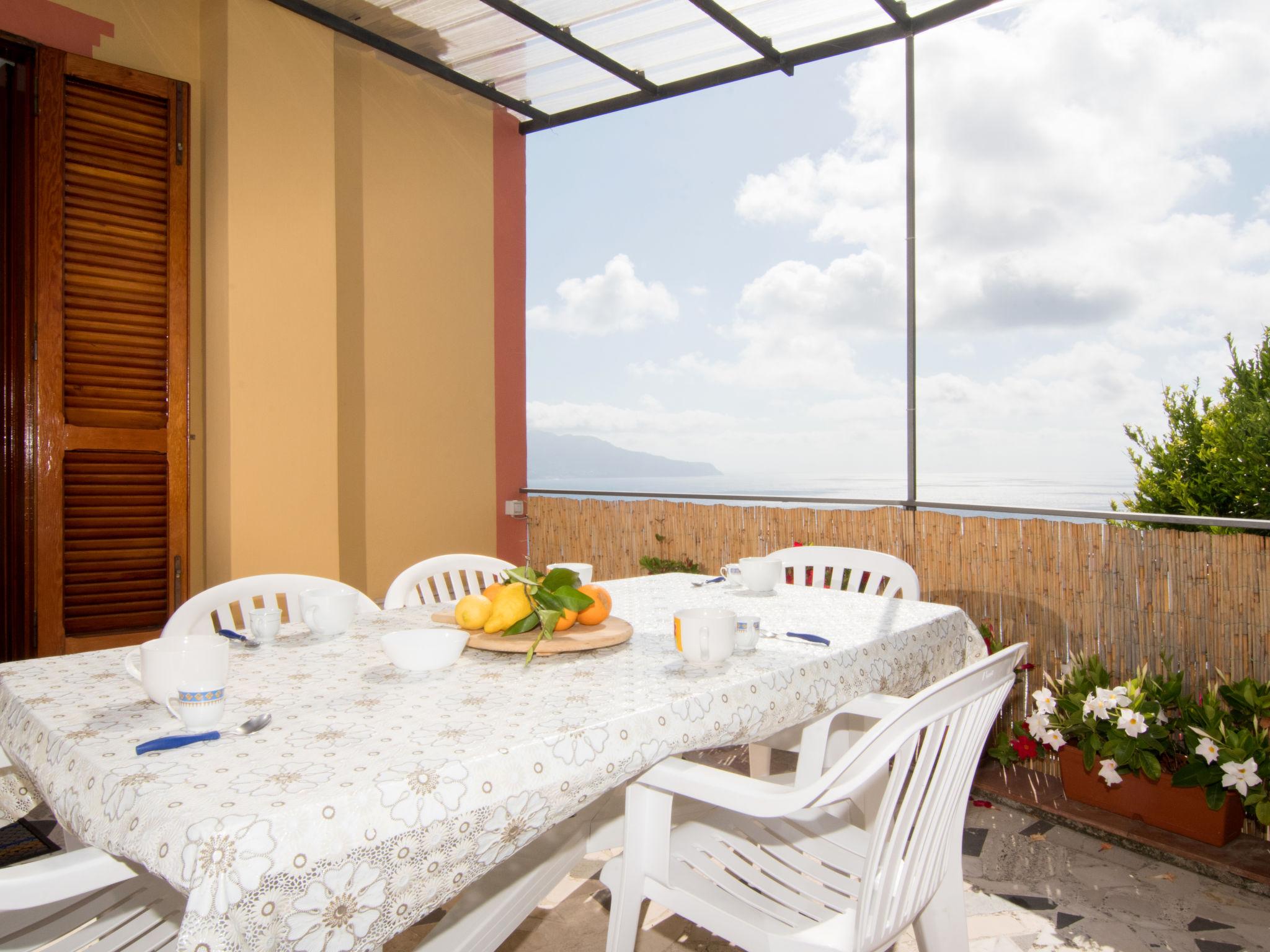 Photo 18 - 2 bedroom Apartment in Massa Lubrense with garden and sea view