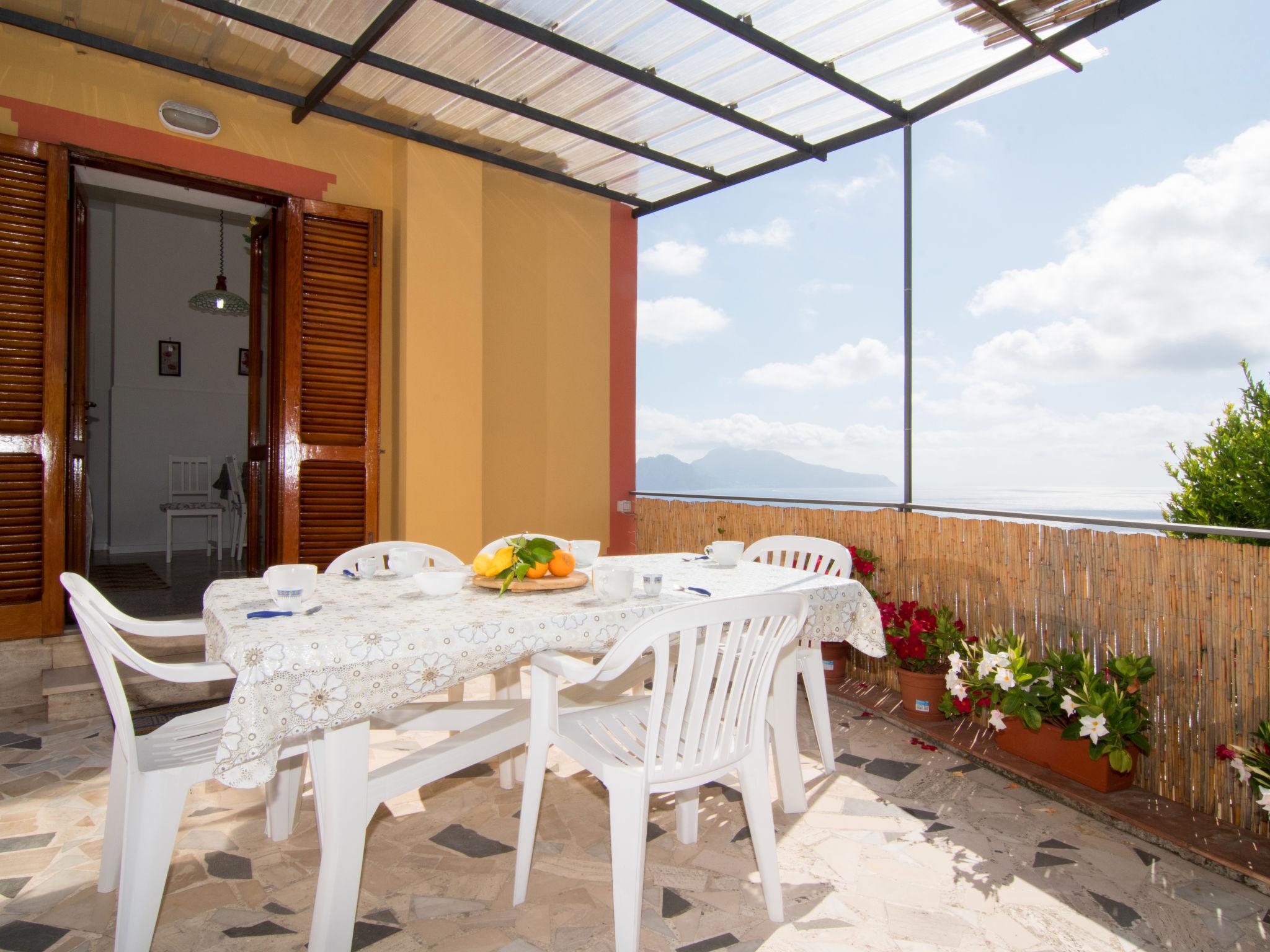 Photo 16 - 2 bedroom Apartment in Massa Lubrense with garden and terrace