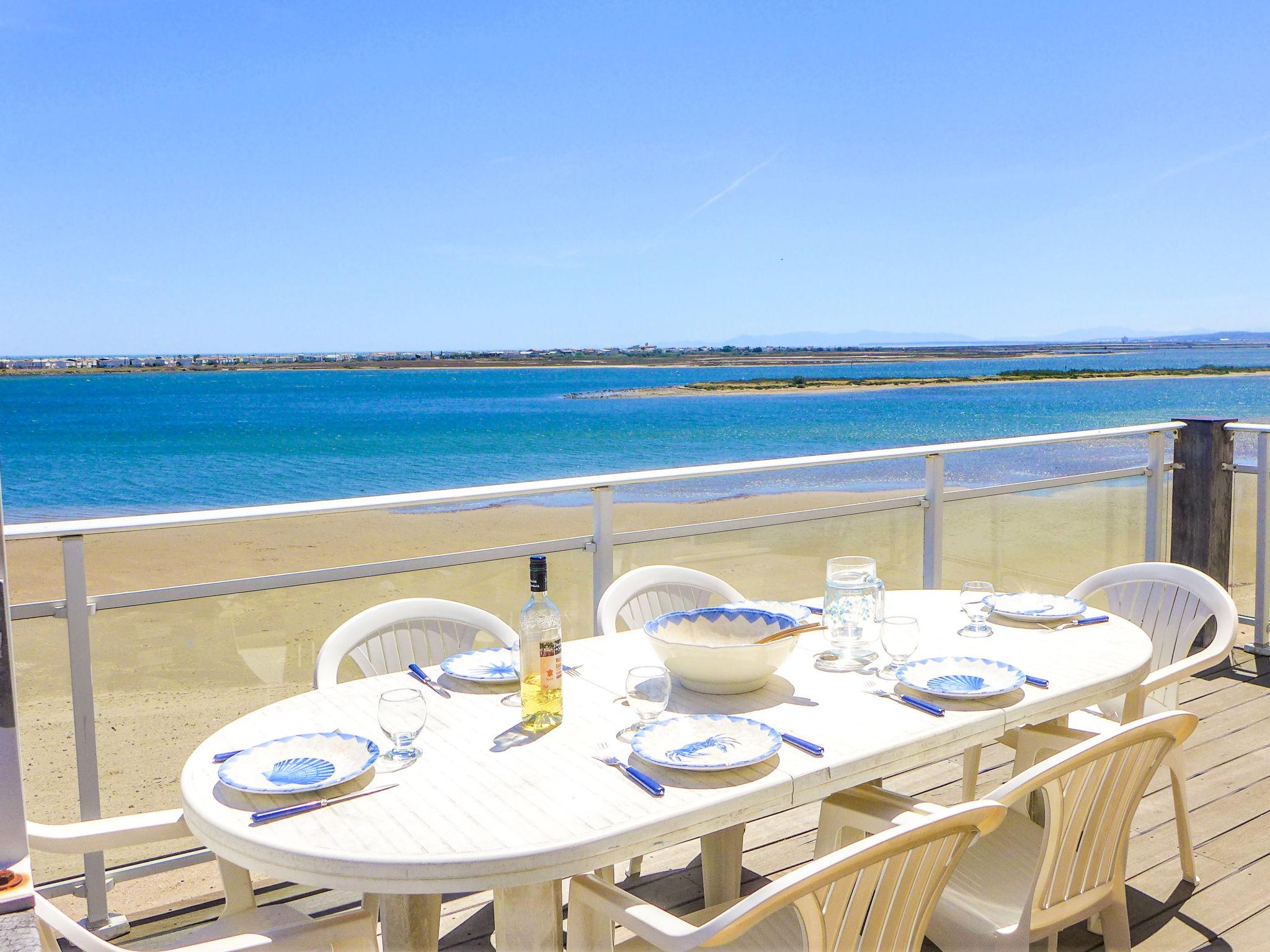 Photo 1 - Appartement de 3 chambres à Gruissan avec piscine et vues à la mer