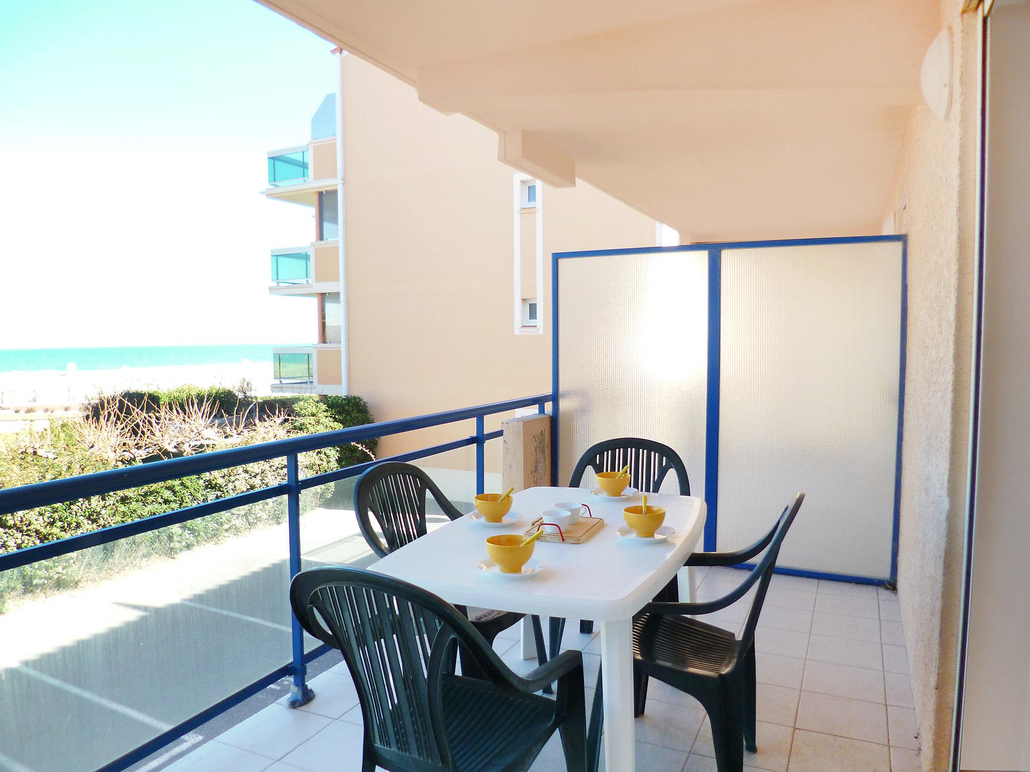 Foto 3 - Appartamento con 2 camere da letto a Le Barcarès con terrazza e vista mare